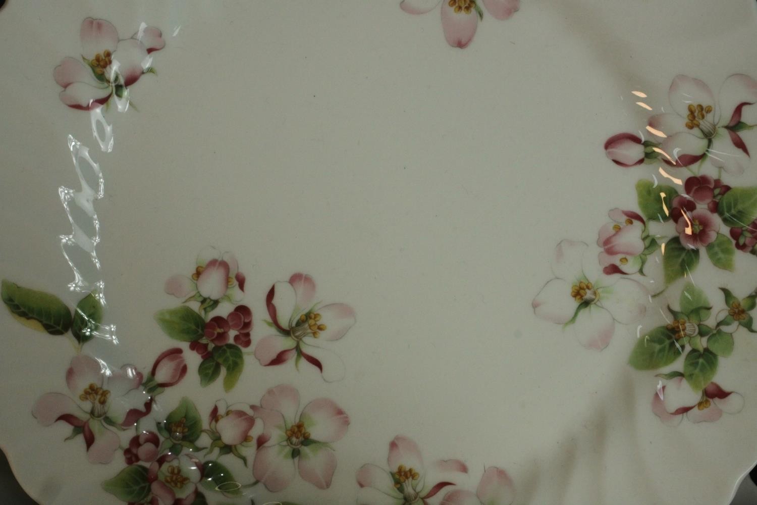 A 20th century Wedgwood Apple Blossom dinner and tea set (one cup missing) 47pieces. Largest piece - Image 6 of 14