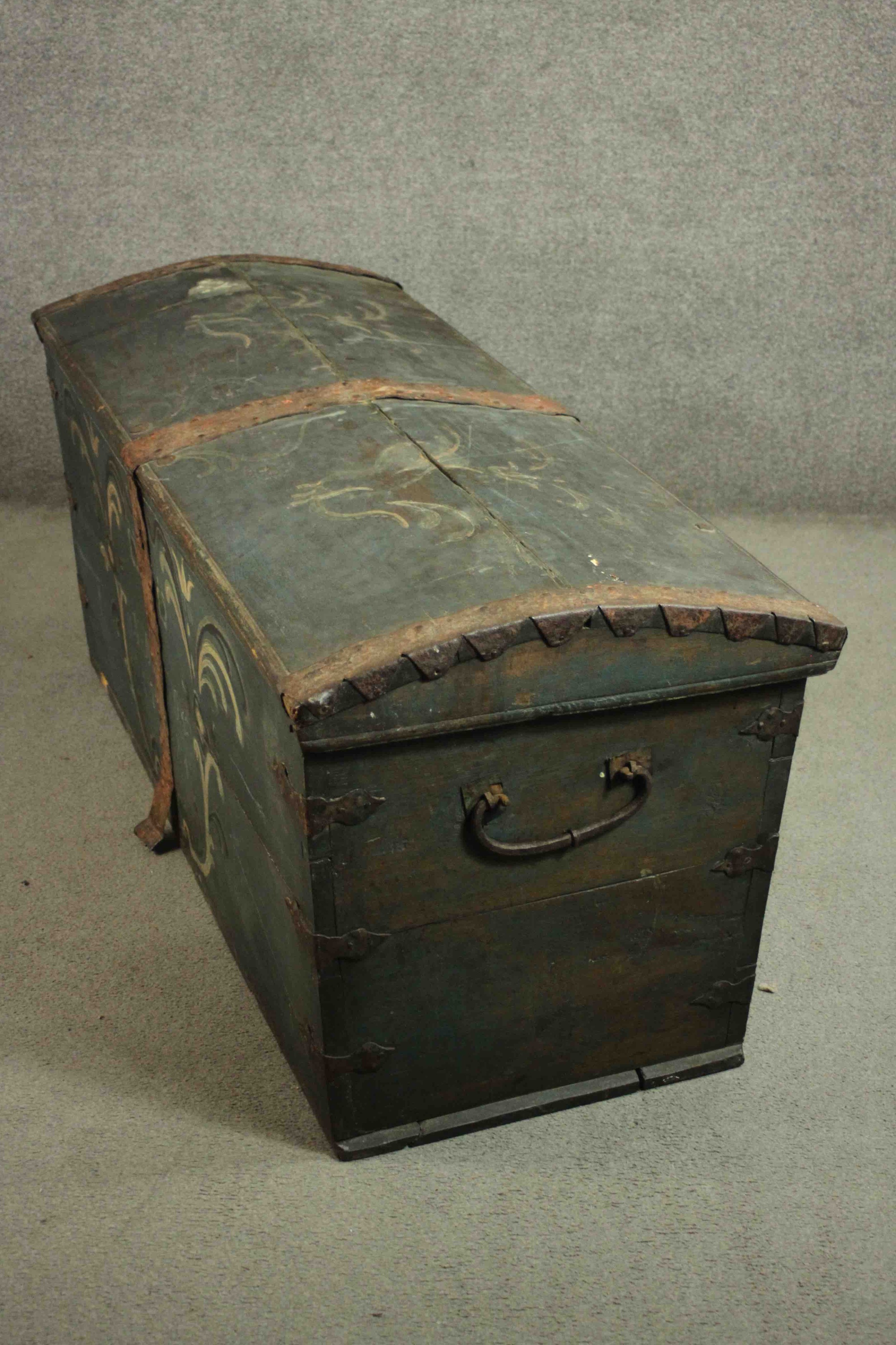 An early 18th century hand painted trunk, with iron mounts. H.67 W.147 D.61cm. - Image 8 of 10