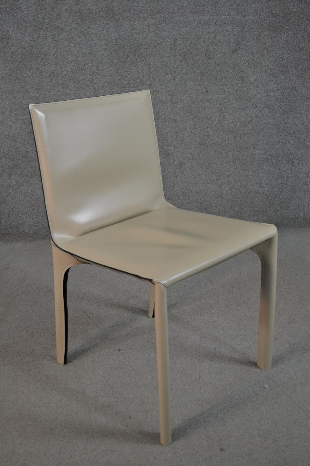 Matteo Grassi, Italian, a set of six contemporary Venusian dining chairs, in cream leather, with - Image 6 of 10