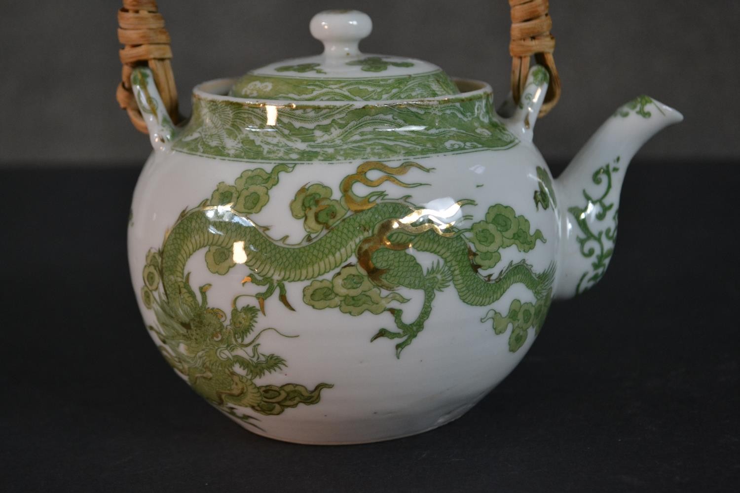 A collection of Chinese ceramics, including a blue and white dragon design porcelain bowl with - Image 12 of 13