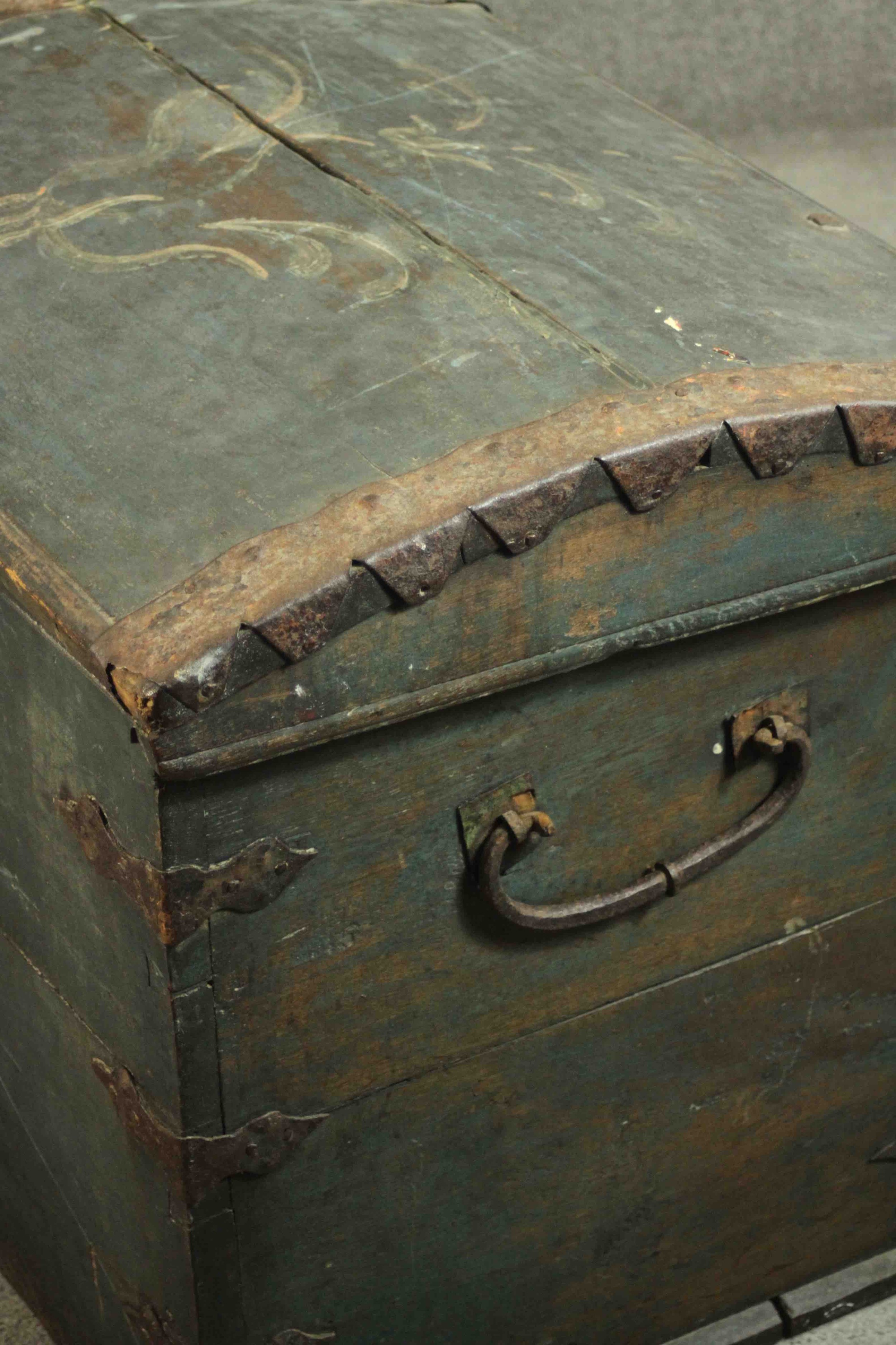 An early 18th century hand painted trunk, with iron mounts. H.67 W.147 D.61cm. - Image 10 of 10