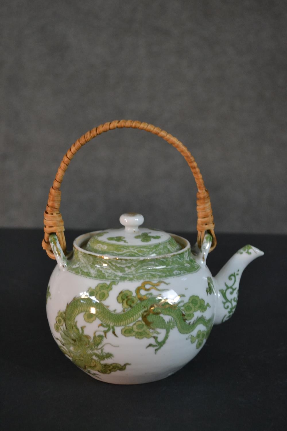 A collection of Chinese ceramics, including a blue and white dragon design porcelain bowl with - Image 11 of 13