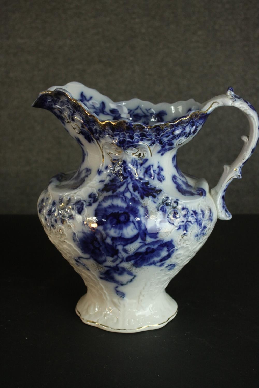 A Ford & Sons pottery 'Laurel' pattern china wash jug and basin, with blue transfer printed poppies. - Image 3 of 10