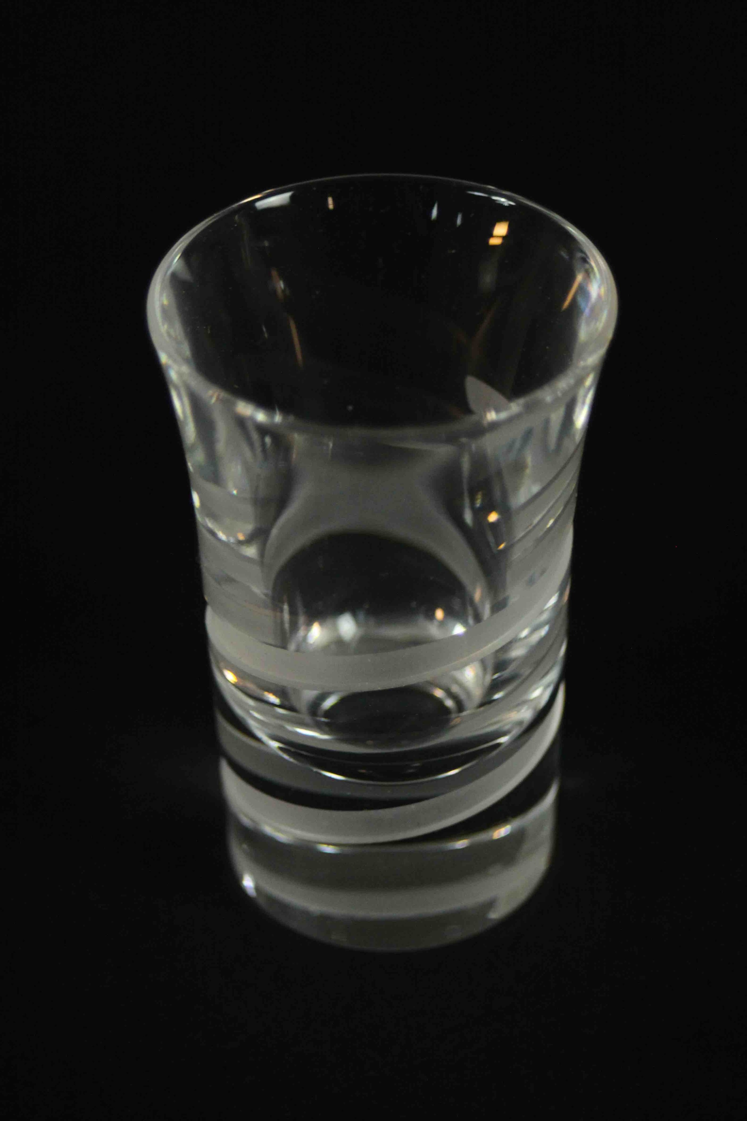 Two sets of six contemporary Salviati Italian glass 'Dune' shot glasses, with engraved decoration, - Image 19 of 21