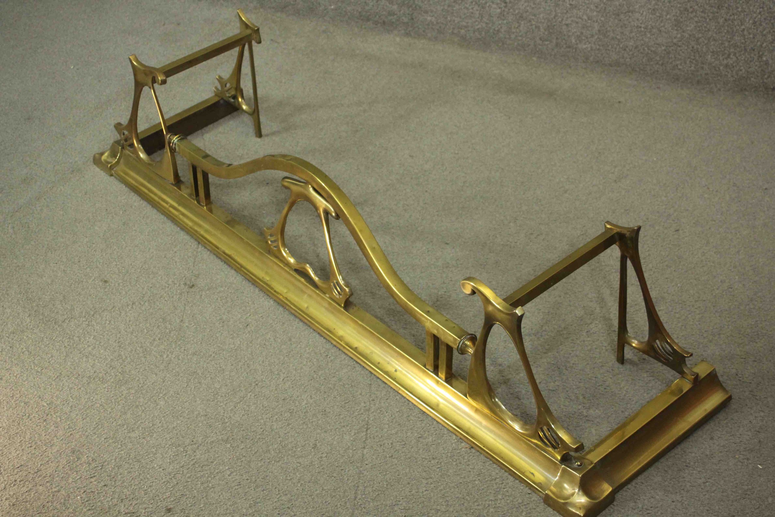 A 19th Century Art Nouveau brass fire fender with sloped edge with typical Art Nouveau scroll work - Image 3 of 6
