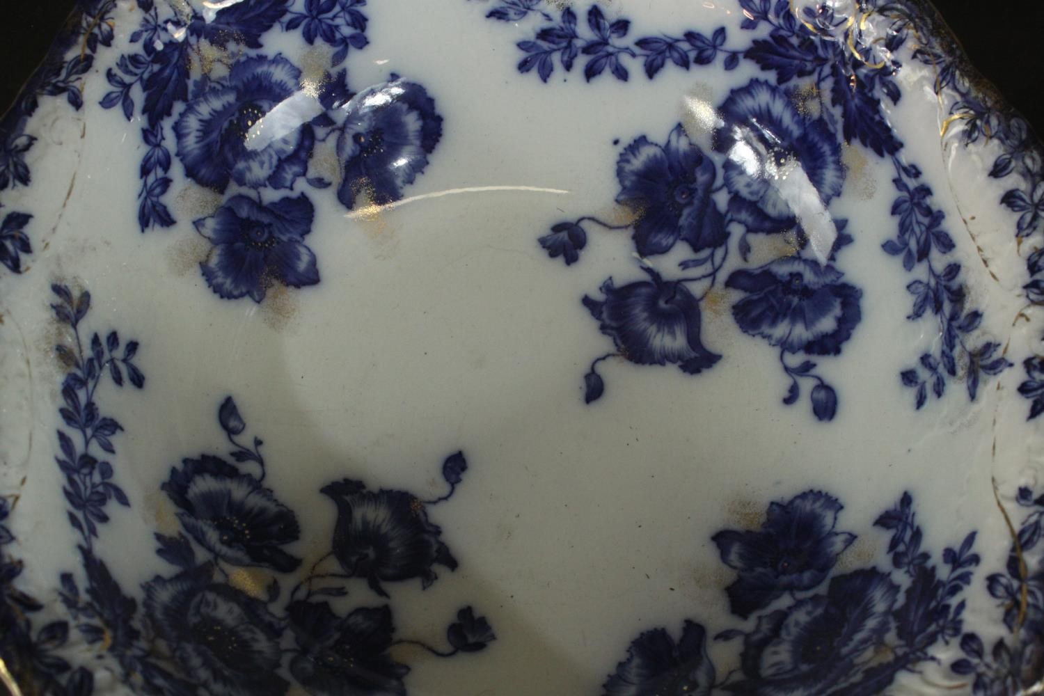 A Ford & Sons pottery 'Laurel' pattern china wash jug and basin, with blue transfer printed poppies. - Image 7 of 10