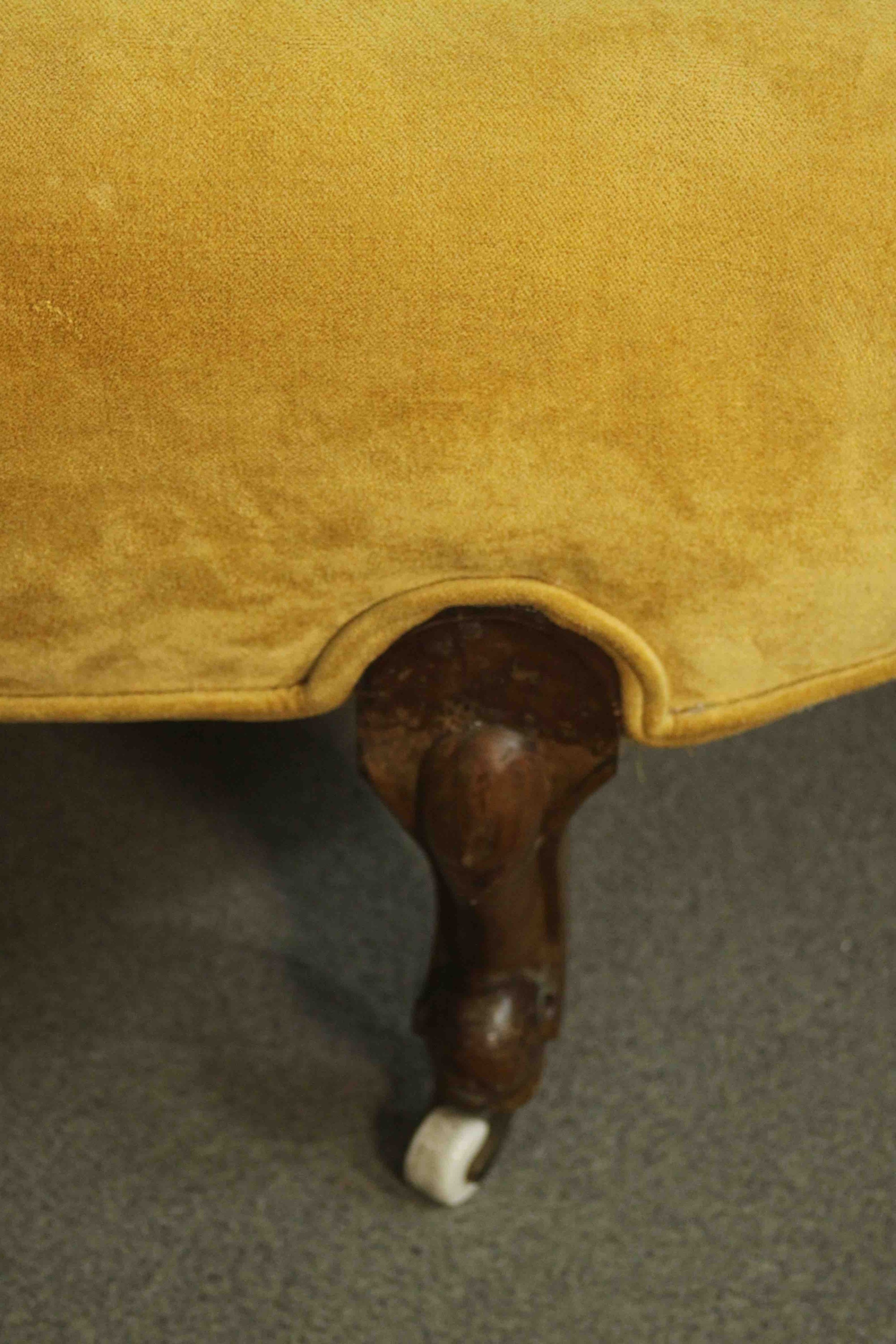 A Victorian mahogany chaise longue, upholstered in yellow fabric, on cabriole legs. H.80 W.100 D. - Image 6 of 7