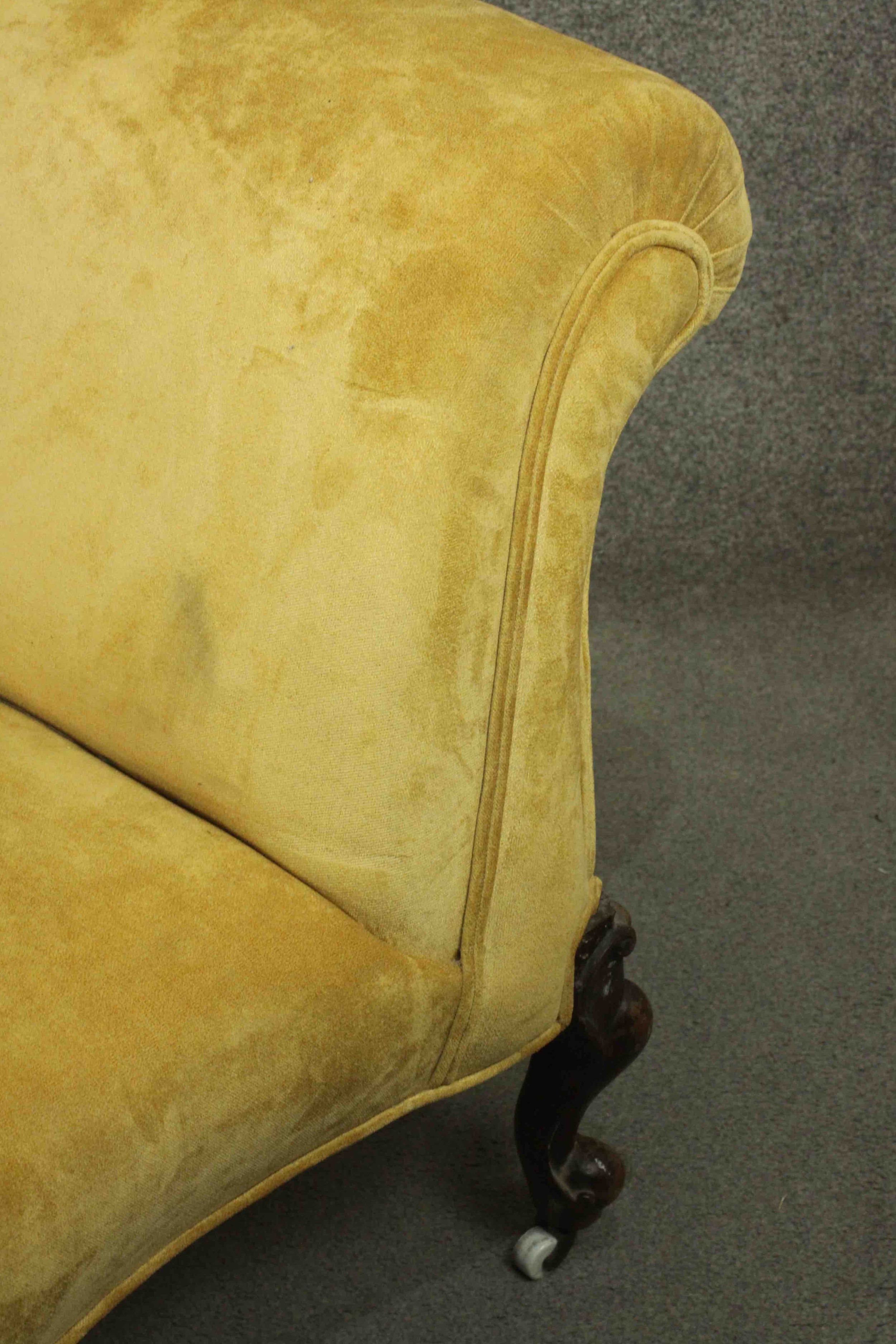 A Victorian mahogany chaise longue, upholstered in yellow fabric, on cabriole legs. H.80 W.100 D. - Image 5 of 7