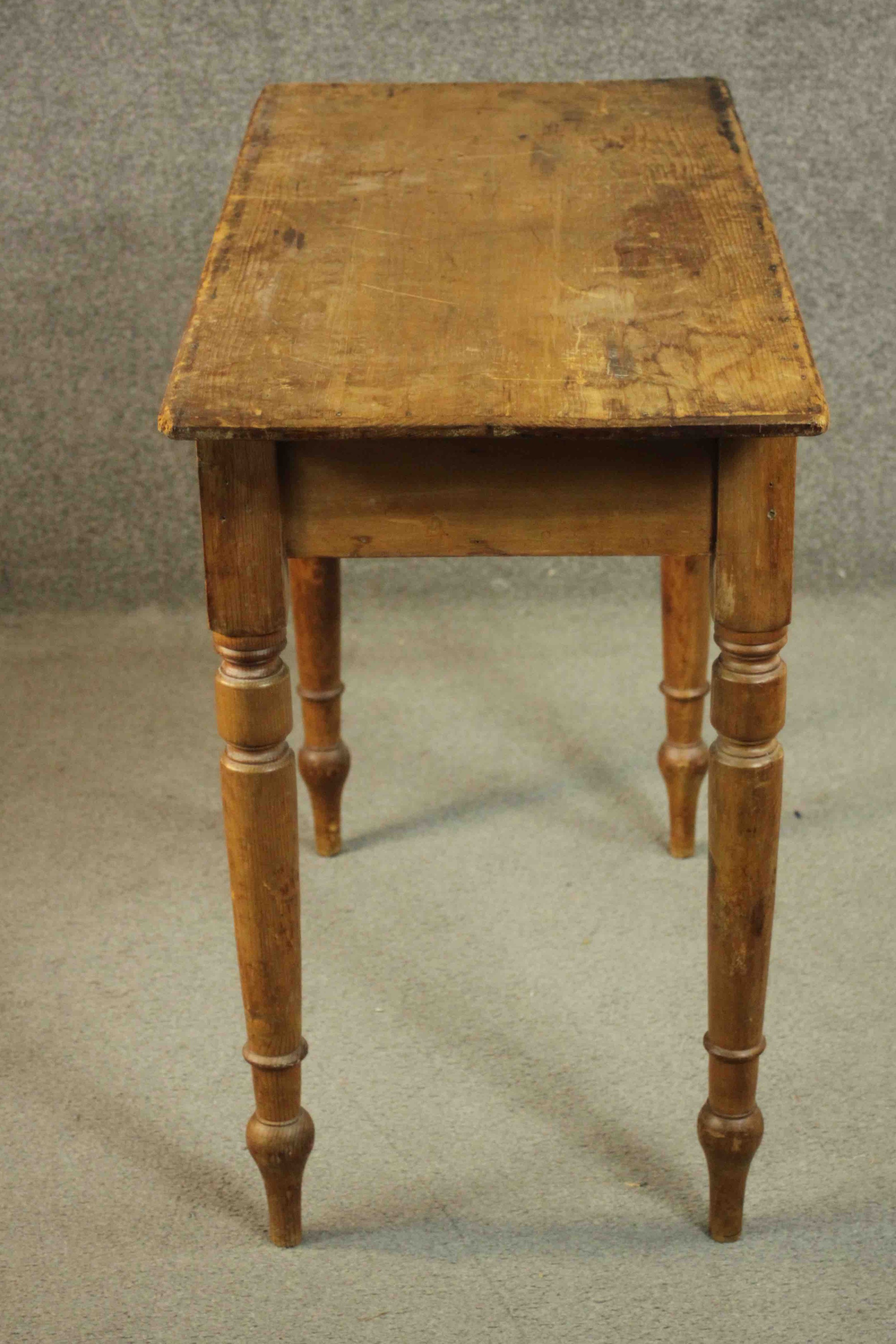 A Victorian pine side table, of rectangular form with turned legs. H.73 W.91 D.43cm. - Image 4 of 6