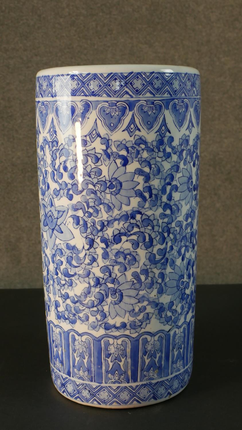 A vintage blue and white Chinese ceramic stylised floral design umbrella stand. Printed character - Image 2 of 9