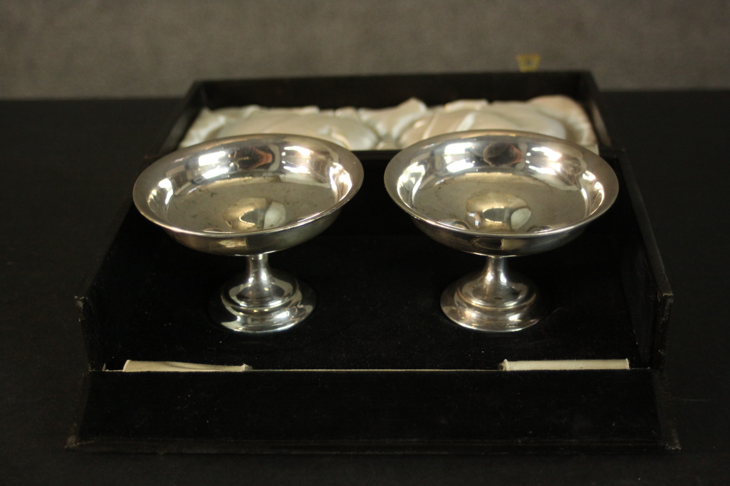 A leather cased set of two weighted sterling silver pedestal tasting cups. Hallmarked: MMH for M M - Image 5 of 14