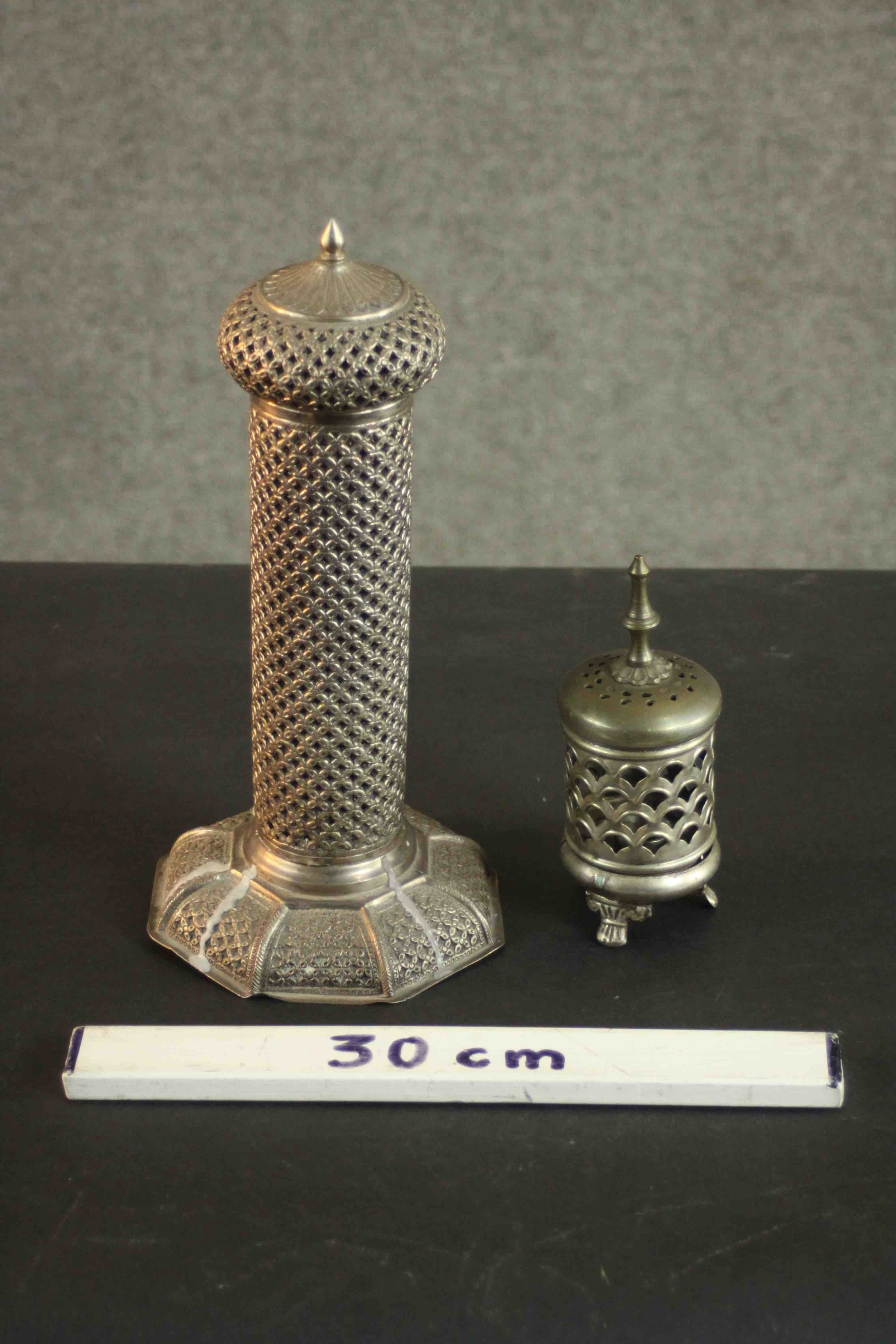 An Indian low grade silver pierced design candle holder with hexagonal base. Stamped silver (base - Image 2 of 17