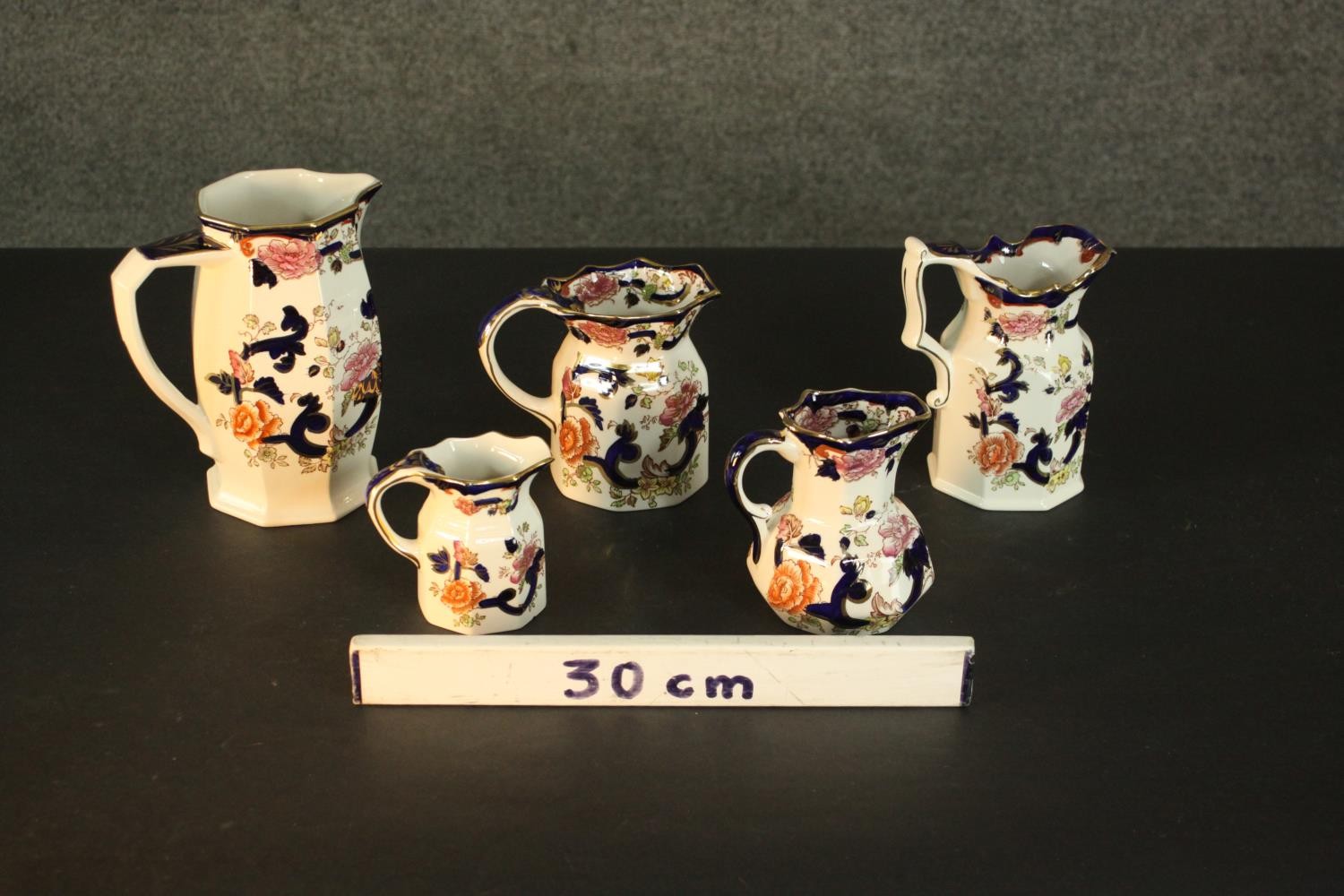 A collection of five Mason's ironstone Mandalay pattern jugs, of varying sizes. H.19 Dia.9cm ( - Image 4 of 10