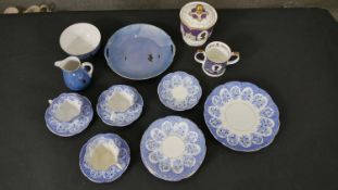 A collection of China and ceramics, including two royal commemorative pieces, a blue and white daisy