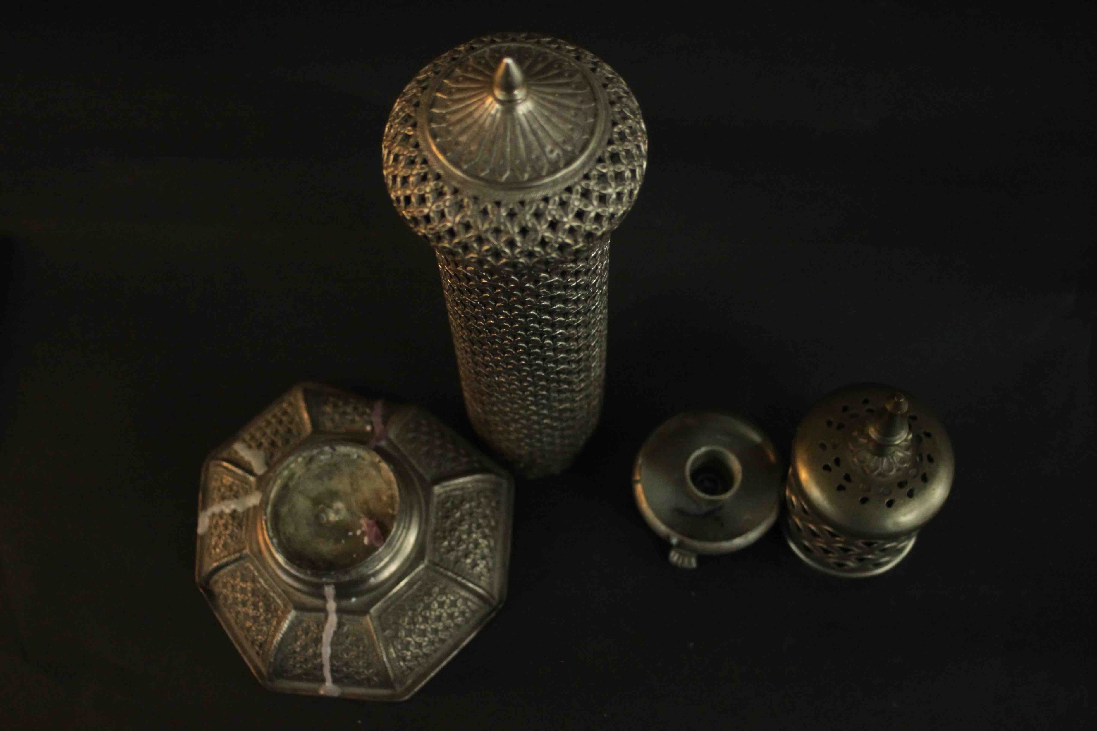 An Indian low grade silver pierced design candle holder with hexagonal base. Stamped silver (base - Image 3 of 17