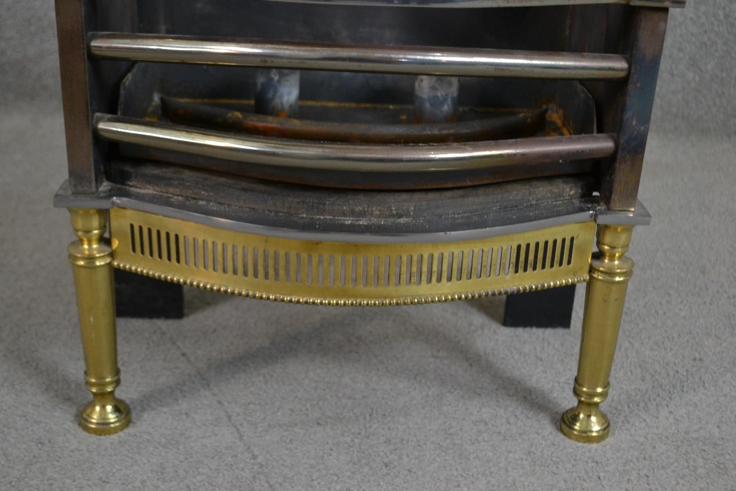 A Victorian cast iron and brass fire basket with pierced design. H.59 W.47 D.27cm - Image 3 of 5