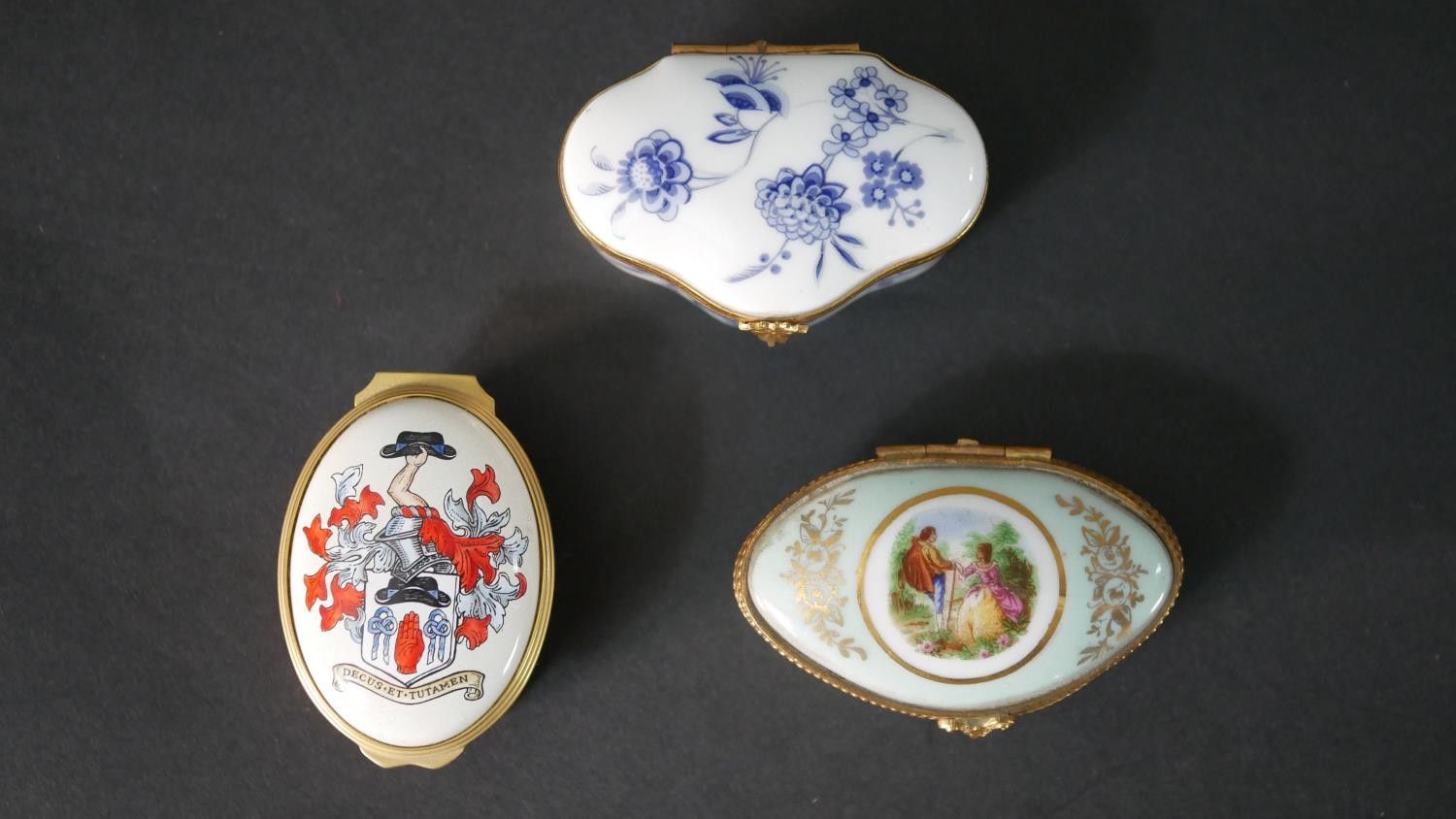 A collection of various trinket boxes, a Royal Crown Derby Imari design table lighter and blue glass - Image 6 of 12