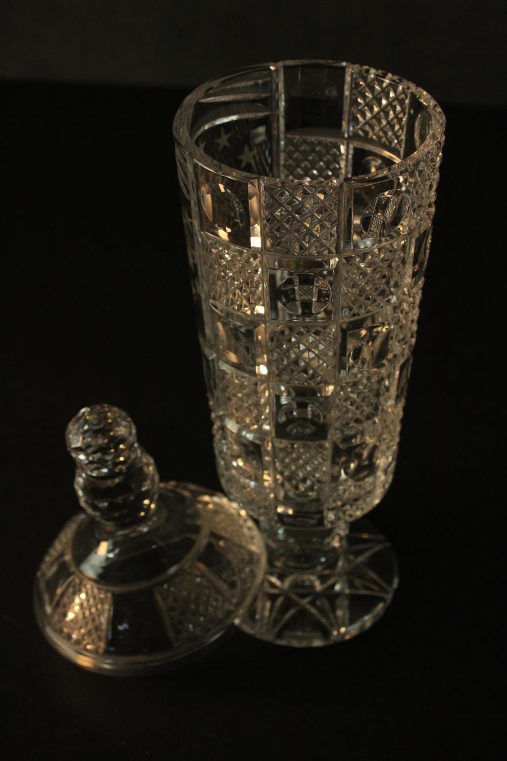 A collection of cut crystal and glass, including a large cut crystal lidded jar, various size jugs - Image 9 of 14