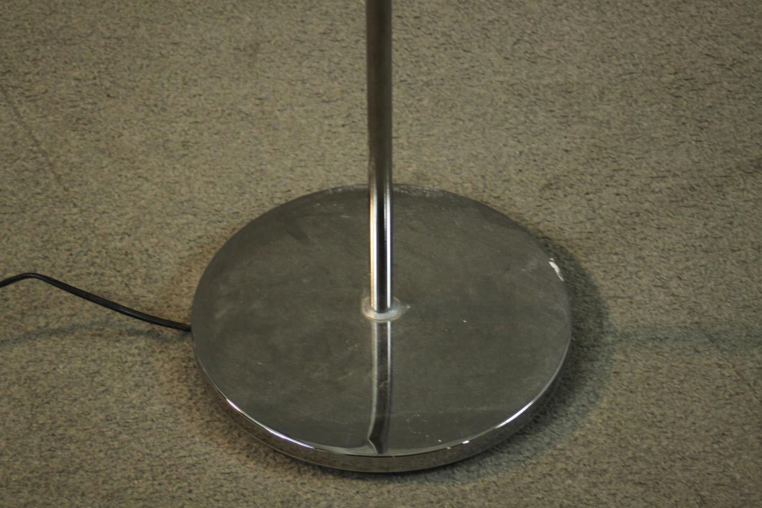 A modernist tubular chromed standard lamp, with three adjustable spotlights, on a circular base. H. - Image 5 of 10