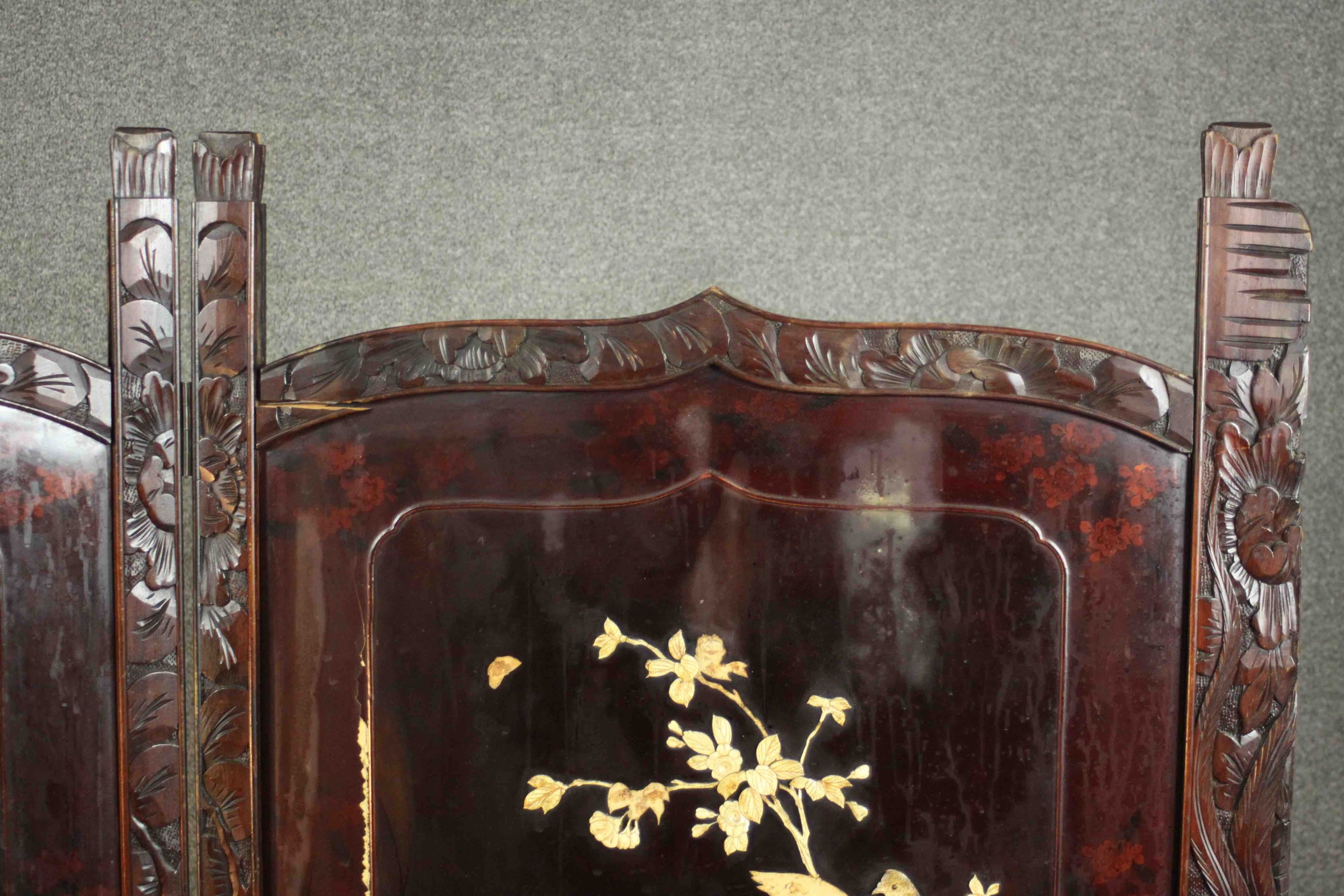 A late 19th or early 20th century Japanese two fold lacquered screen with carved bone inlaid - Image 7 of 10