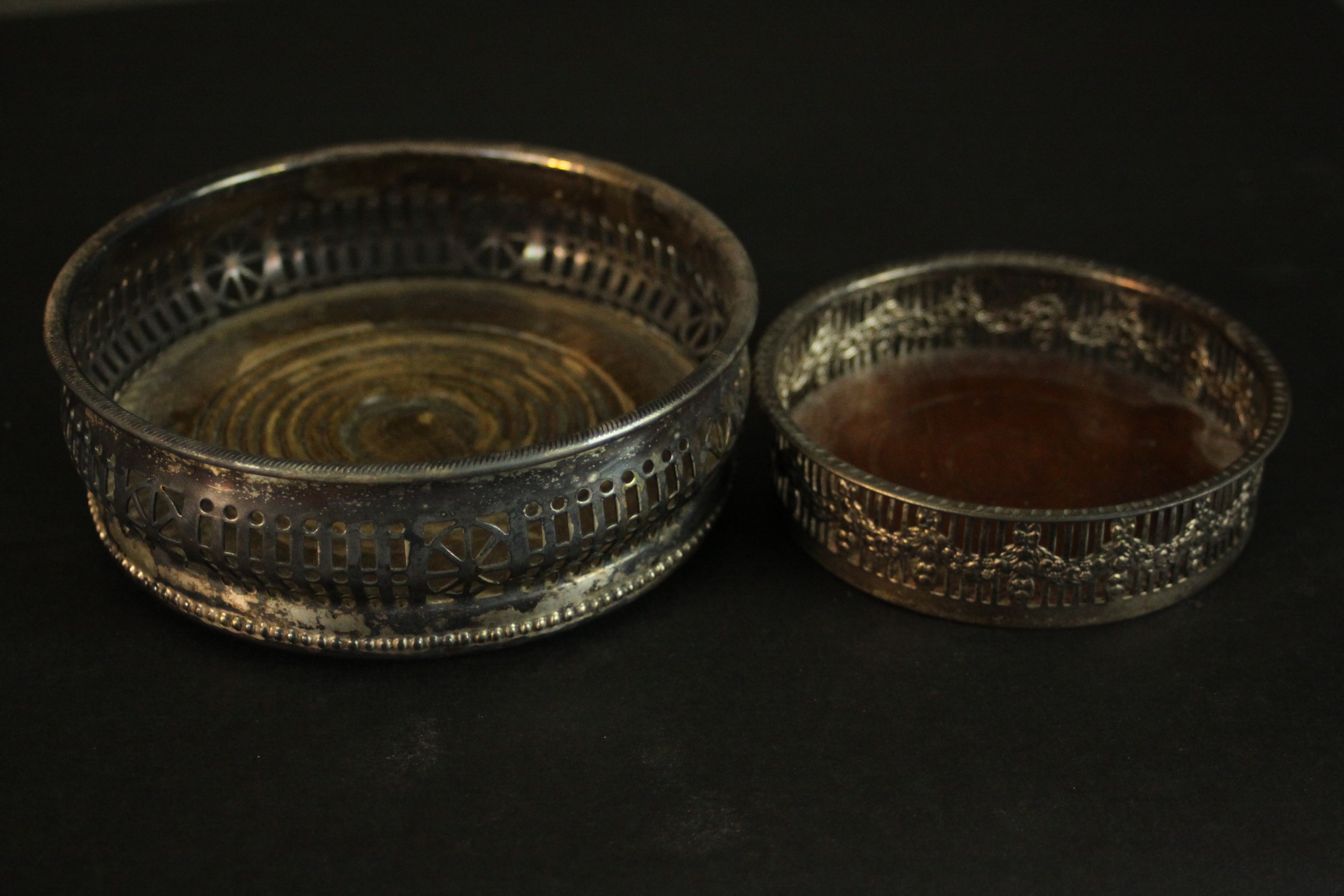 A collection of mixed silver plate, including wine coasters, bottle opener, a pair of Mappin and - Image 5 of 6