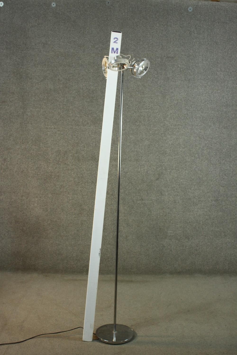 A modernist tubular chromed standard lamp, with three adjustable spotlights, on a circular base. H. - Image 3 of 10