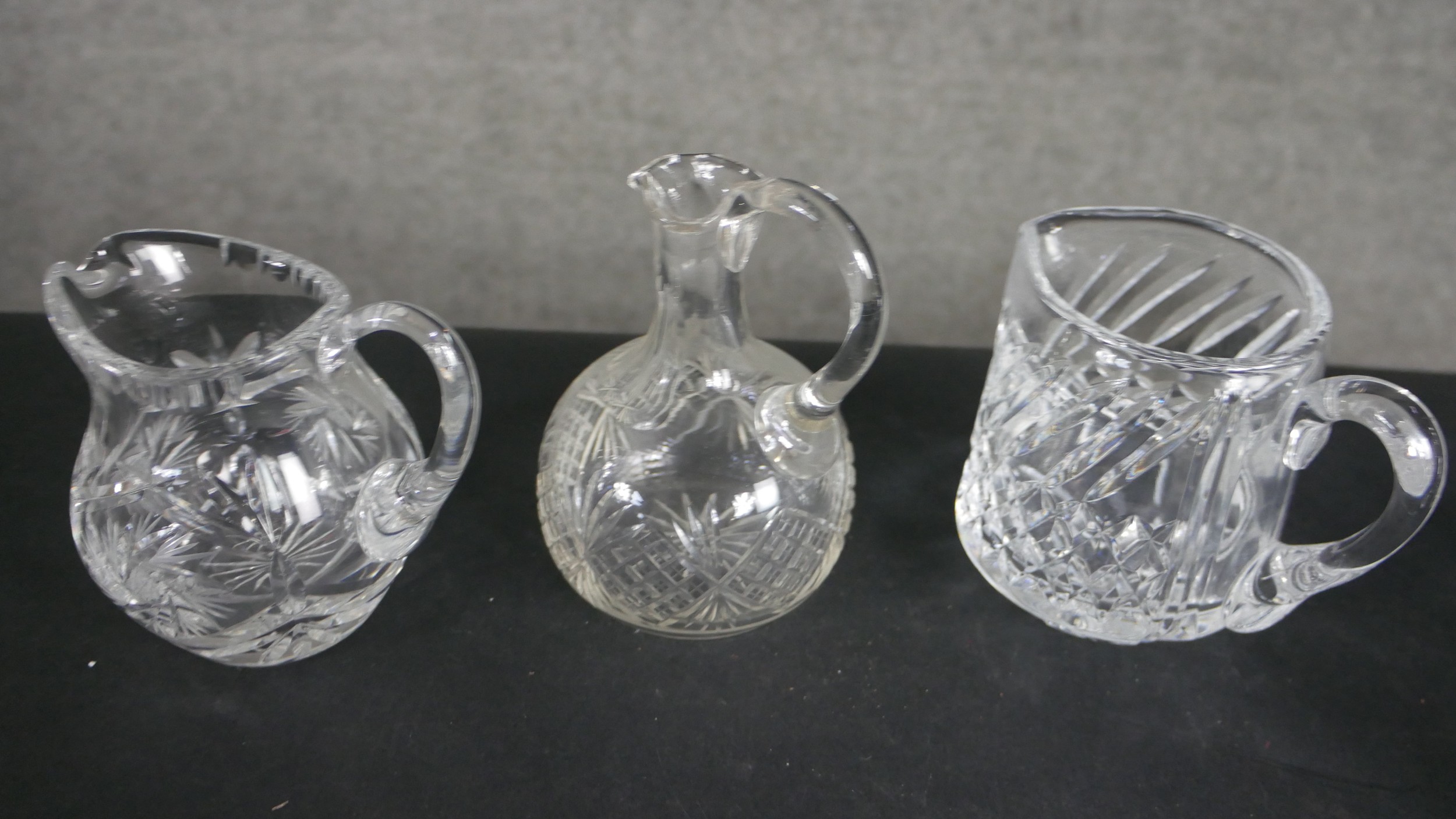 A collection of seven pieces of cut crystal, including a pair of oil and vinegar bottles with - Image 4 of 5