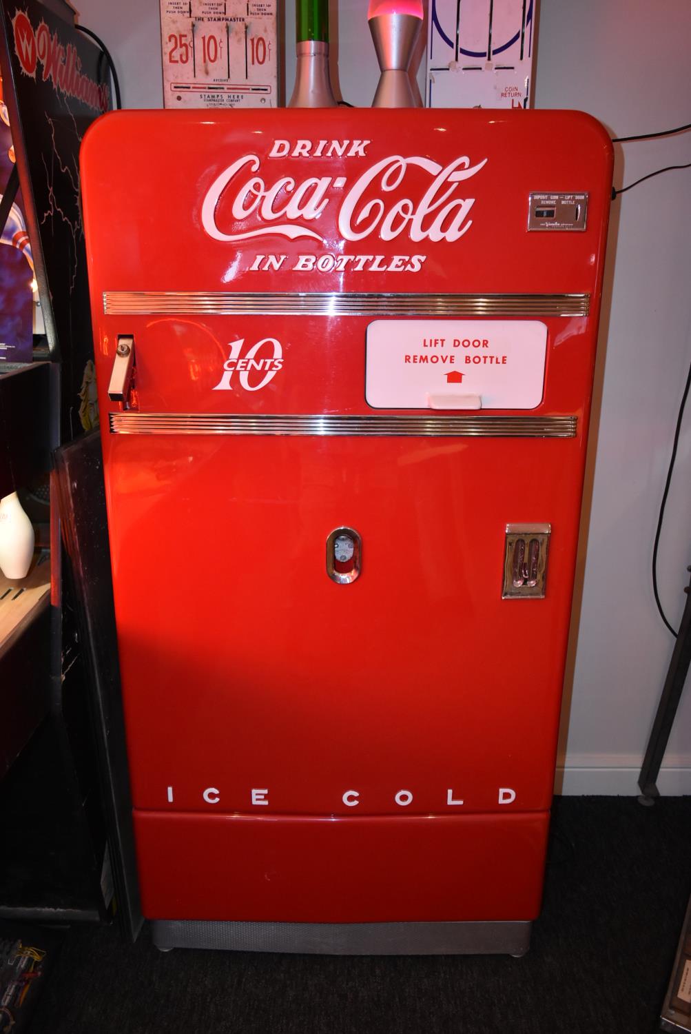 1950's / 1960's Coca-Cola vending machine. U.S import. Complete but untested. No key to front - Image 2 of 23