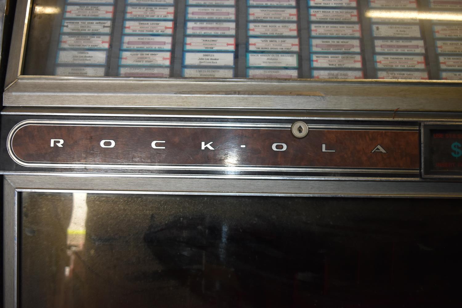 Rock Ola vinyl jukebox. U.S import. Complete but untested. It may be possible for this machine to be - Image 3 of 9