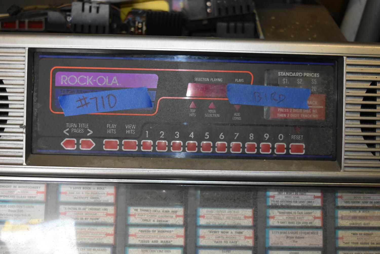 Rock Ola vinyl jukebox. U.S import. Complete but untested. It may be possible for this machine to be - Image 7 of 9