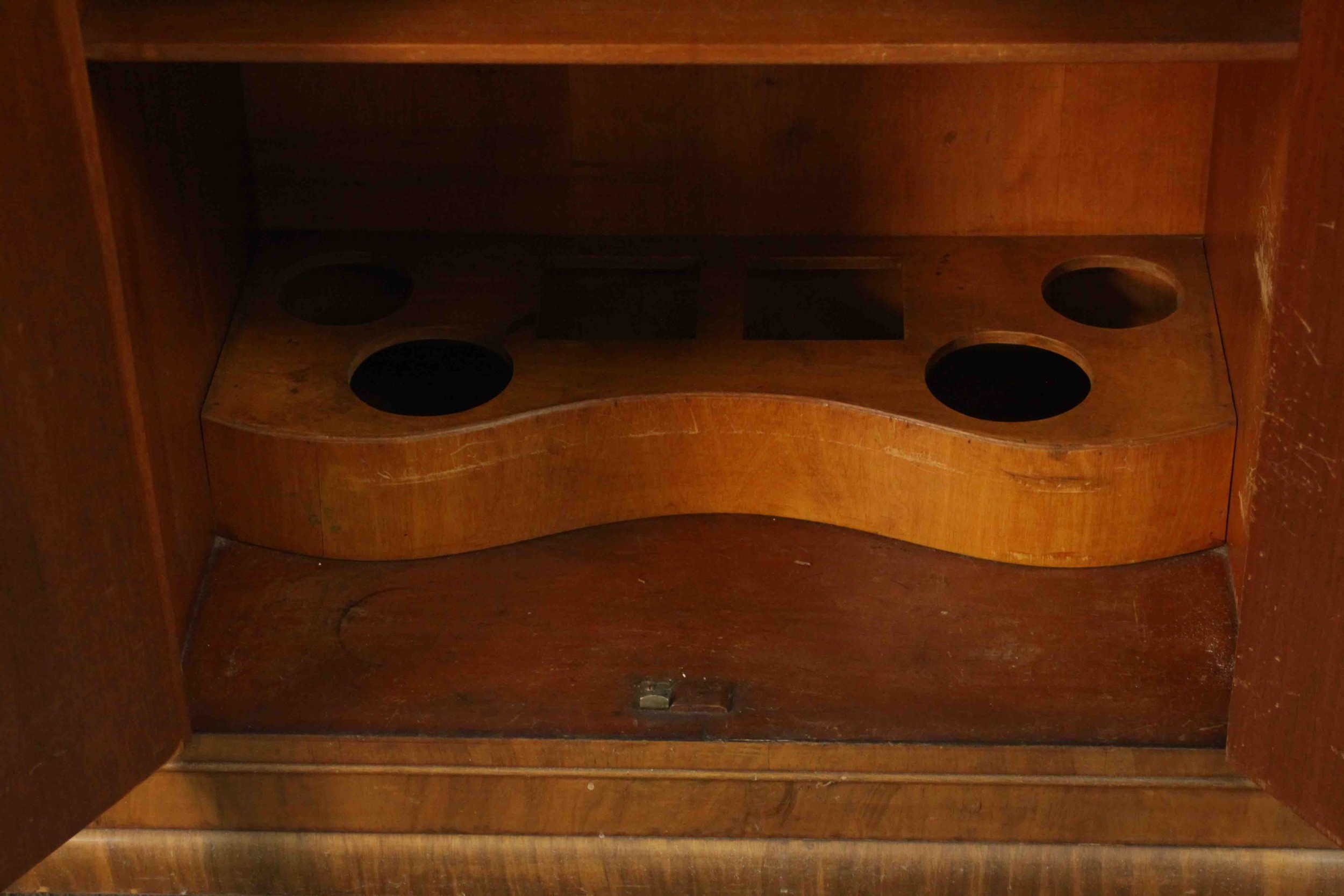 An Art Deco burr walnut cocktail cabinet with fitted and mirrored central mixing section flanked - Image 8 of 17