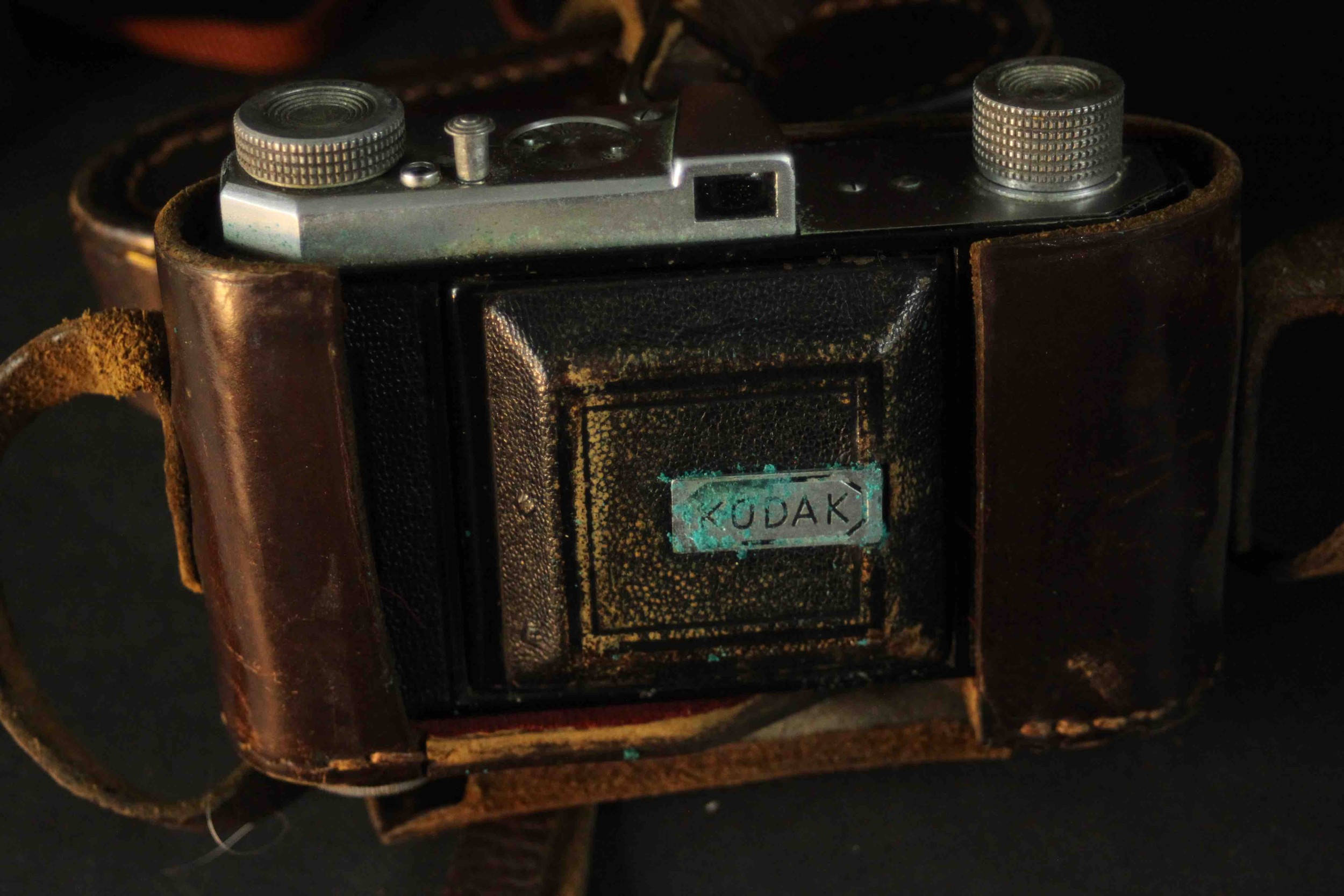 A collection of four vintage cameras. A Kodak Retinette 1A, Kodak Automatic 8, and two pairs of - Image 4 of 11