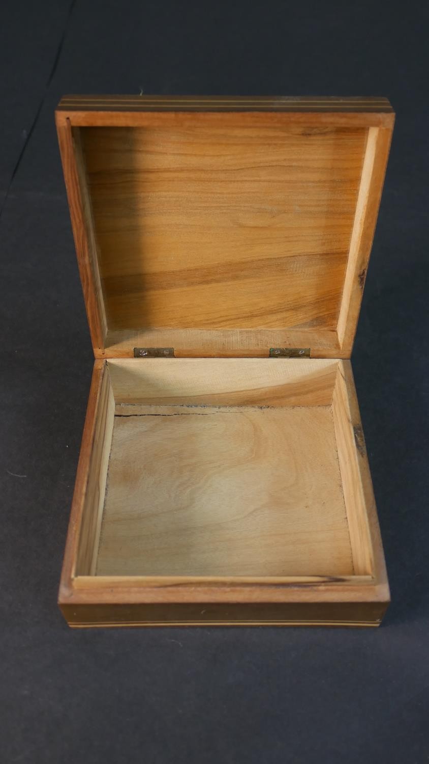 A miscellaneous collection of six lidded boxes to include a Georgian mahogany and inlaid example. - Image 7 of 13