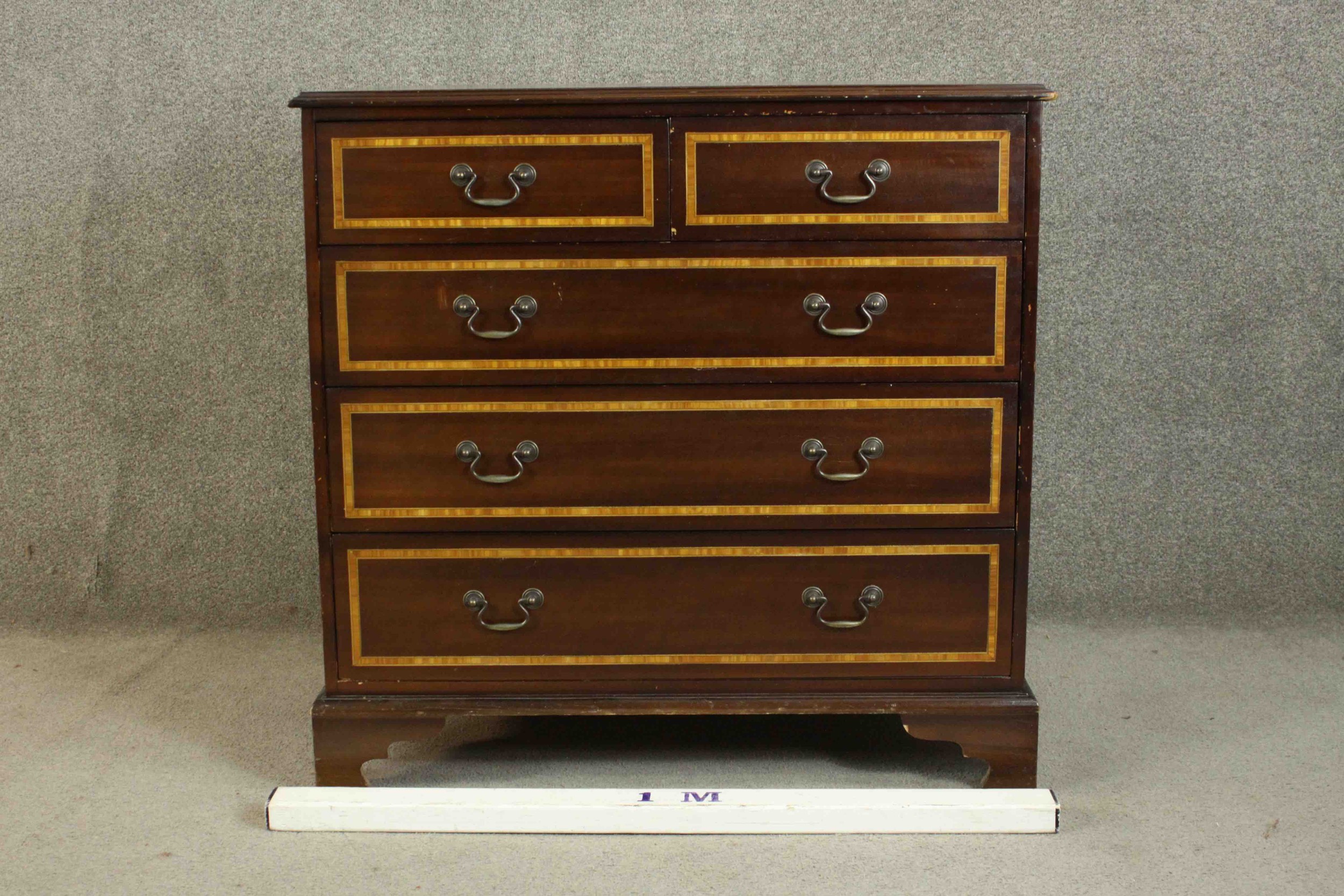 A 20th century Sheraton style mahogany and satinwood inlaid chest, the crossbanded top centred by an - Image 2 of 10