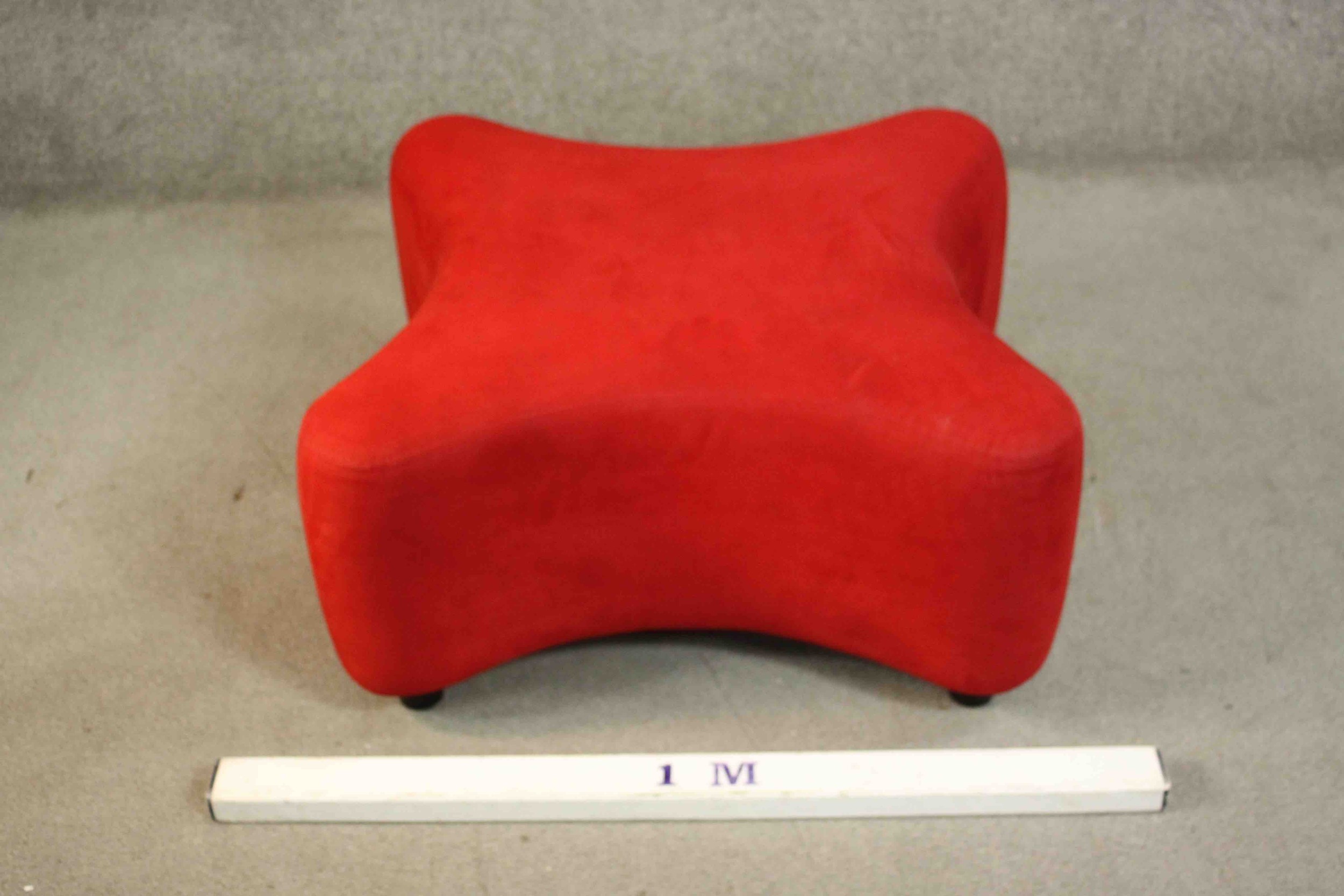 A contemporary OXO stool, of X form upholstered in red fabric on ebonised beech cylindrical feet. - Image 2 of 9
