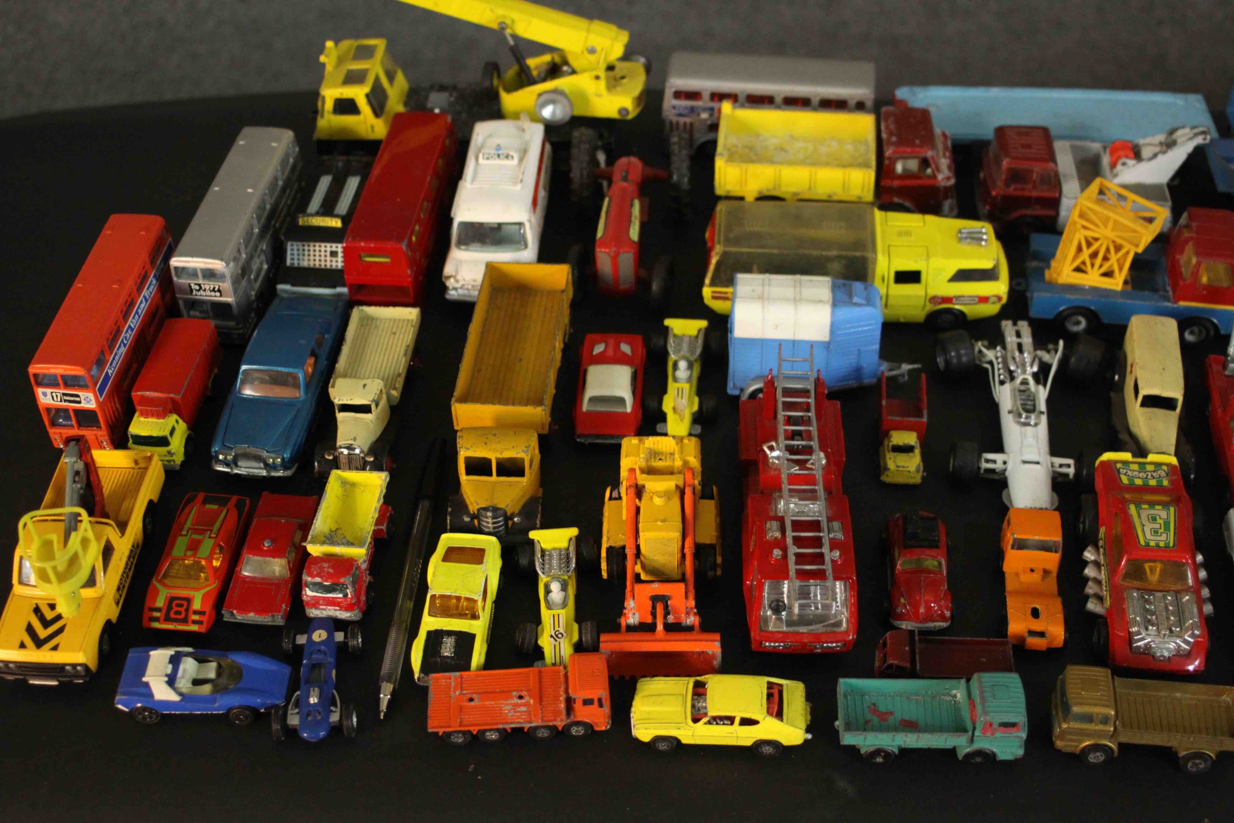 A large collection of approximately eighty play worn die cast vehicles. Various makes including - Image 6 of 16