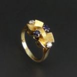 Stylish 18 carat gold Sapphire & Diamond ring, 4.4 grams. Size M, 8.8 mm wide. UK Postage £12.