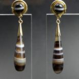 A pair of Victorian gold and banded agate drop earrings, 10.6 grams. 11.8 mm wide x 57 mm long. UK