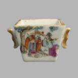 Chinese hand painted famille rose porcelain twin handled pot. 75 x 45 mm. UK Postage £12.