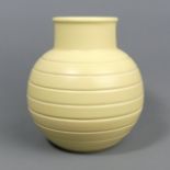 Wedgwood Keith Murray straw colour pottery bomb vase. 15.5 cm. UK Postage £12.