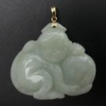 Carved jade monkey and peach 14ct gold mounted pendant, 27 grams. 43 x 47 mm. UK Postage £12.
