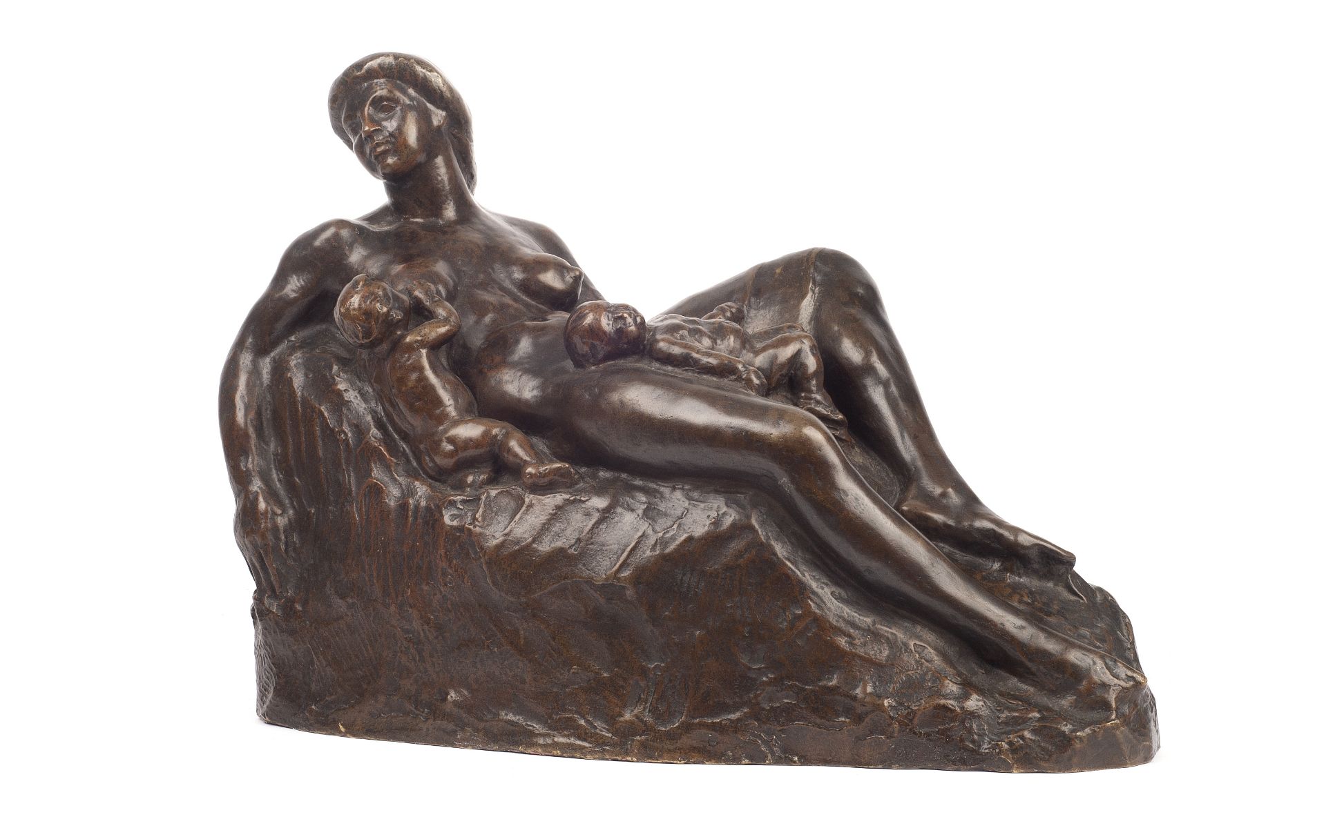 AN EARLY 20TH CENTURY MODERNIST BRONZE OF A MOTHER AND BABIES - Bild 2 aus 5