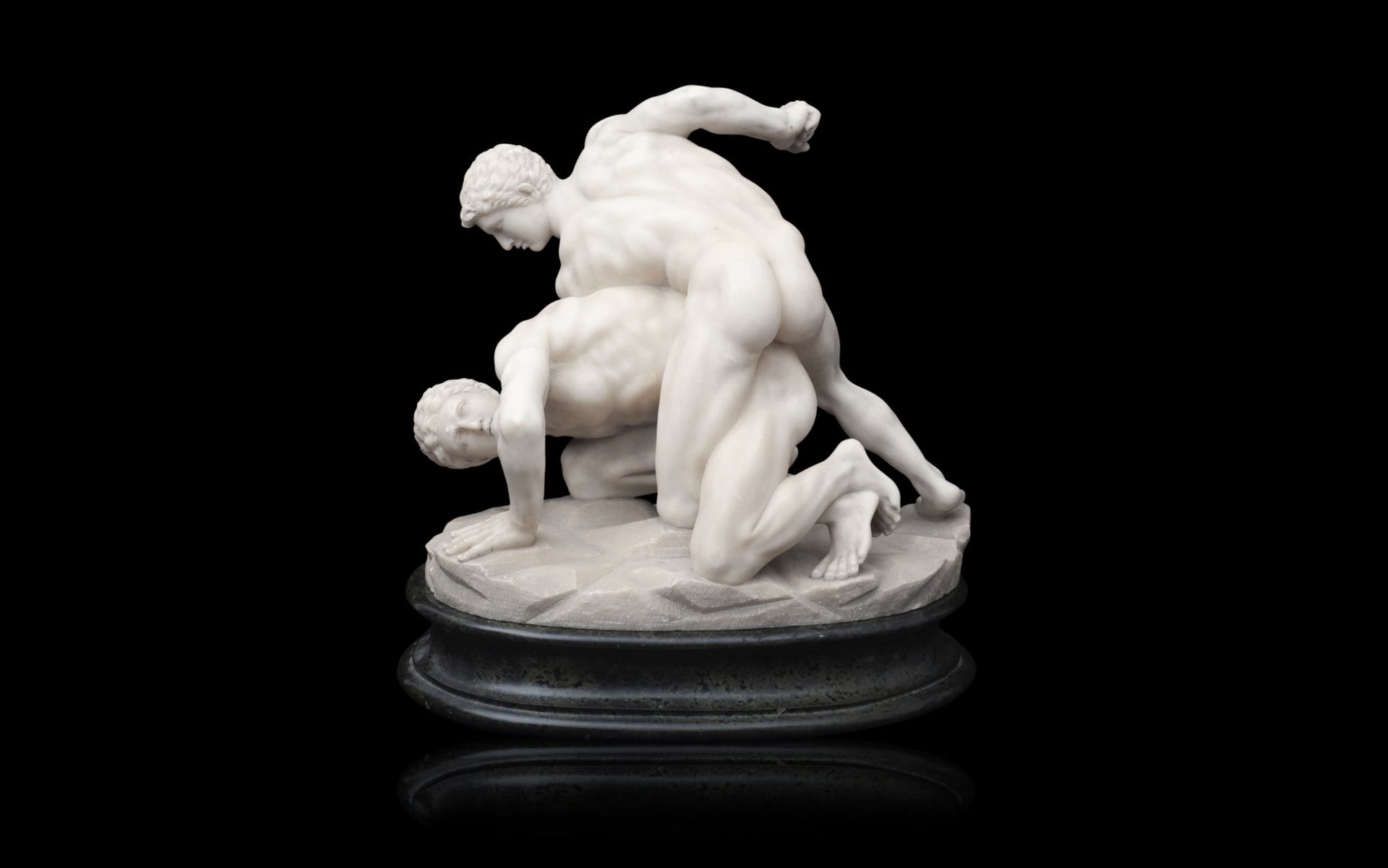 A LARGE LATE 19TH CENTURY ITALIAN ALABASTER GROUP OF THE WRESTLERS - Bild 2 aus 4