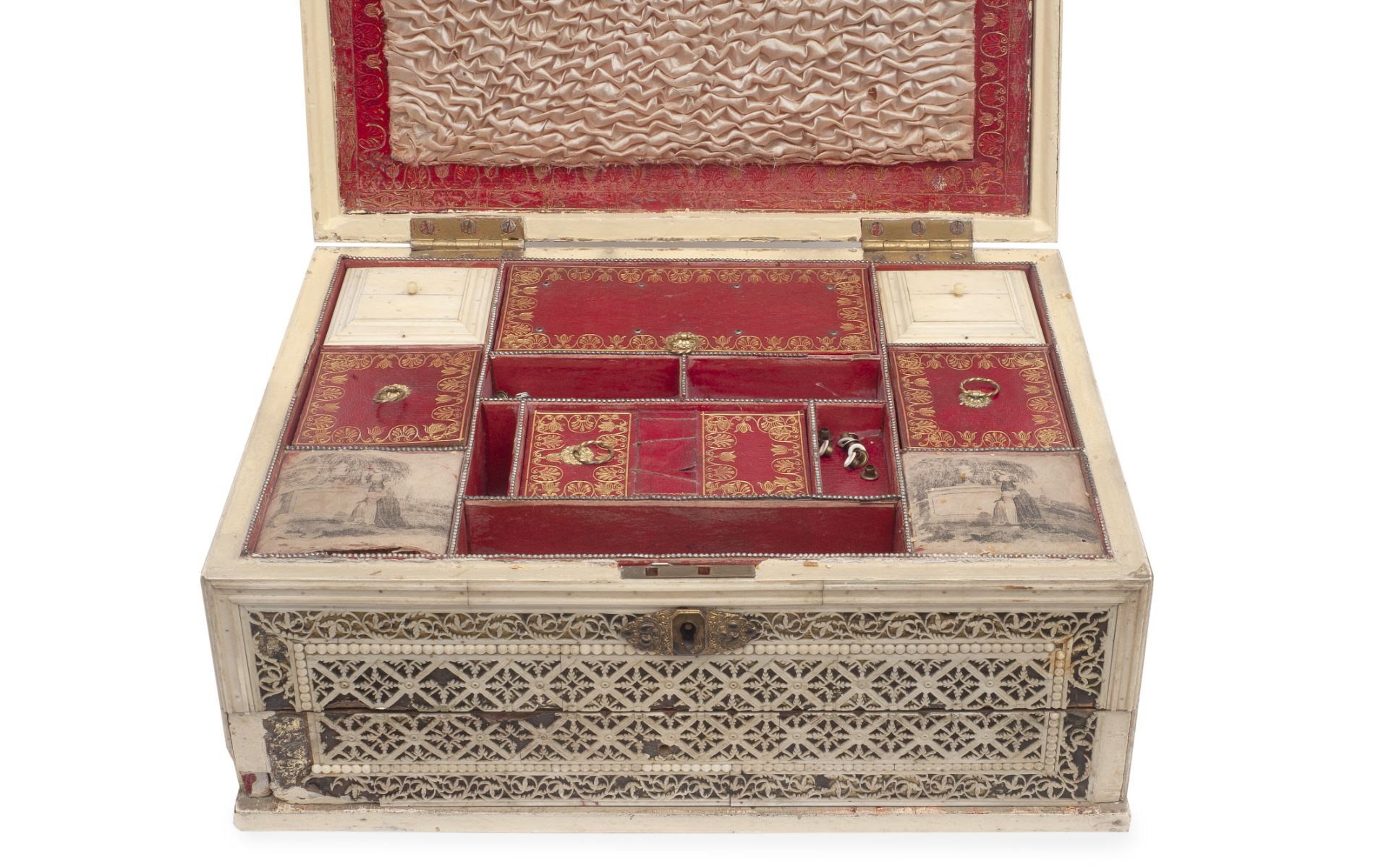 A LATE 18TH / EARLY 19TH CENTURY RUSSIAN BONE VENEERED CASKET, KHOLMOGORY - Image 4 of 5