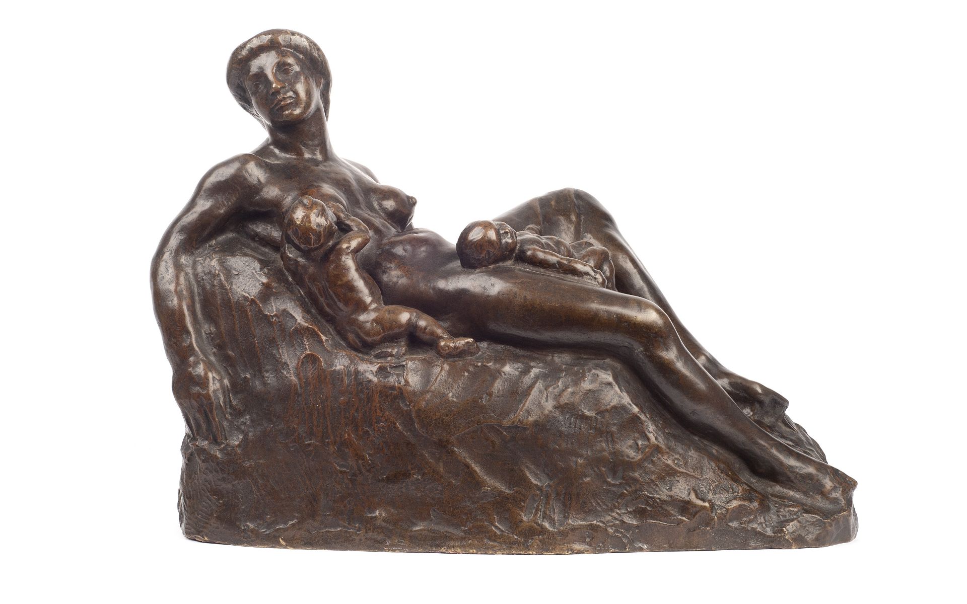 AN EARLY 20TH CENTURY MODERNIST BRONZE OF A MOTHER AND BABIES