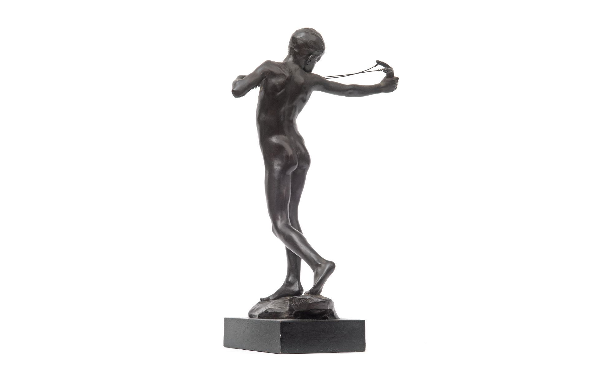 SIR WILLIAM REID DICK R.A. (BRITISH, 1879-1961): A RARE BRONZE FIGURE OF 'SLING BOY' - Bild 4 aus 7