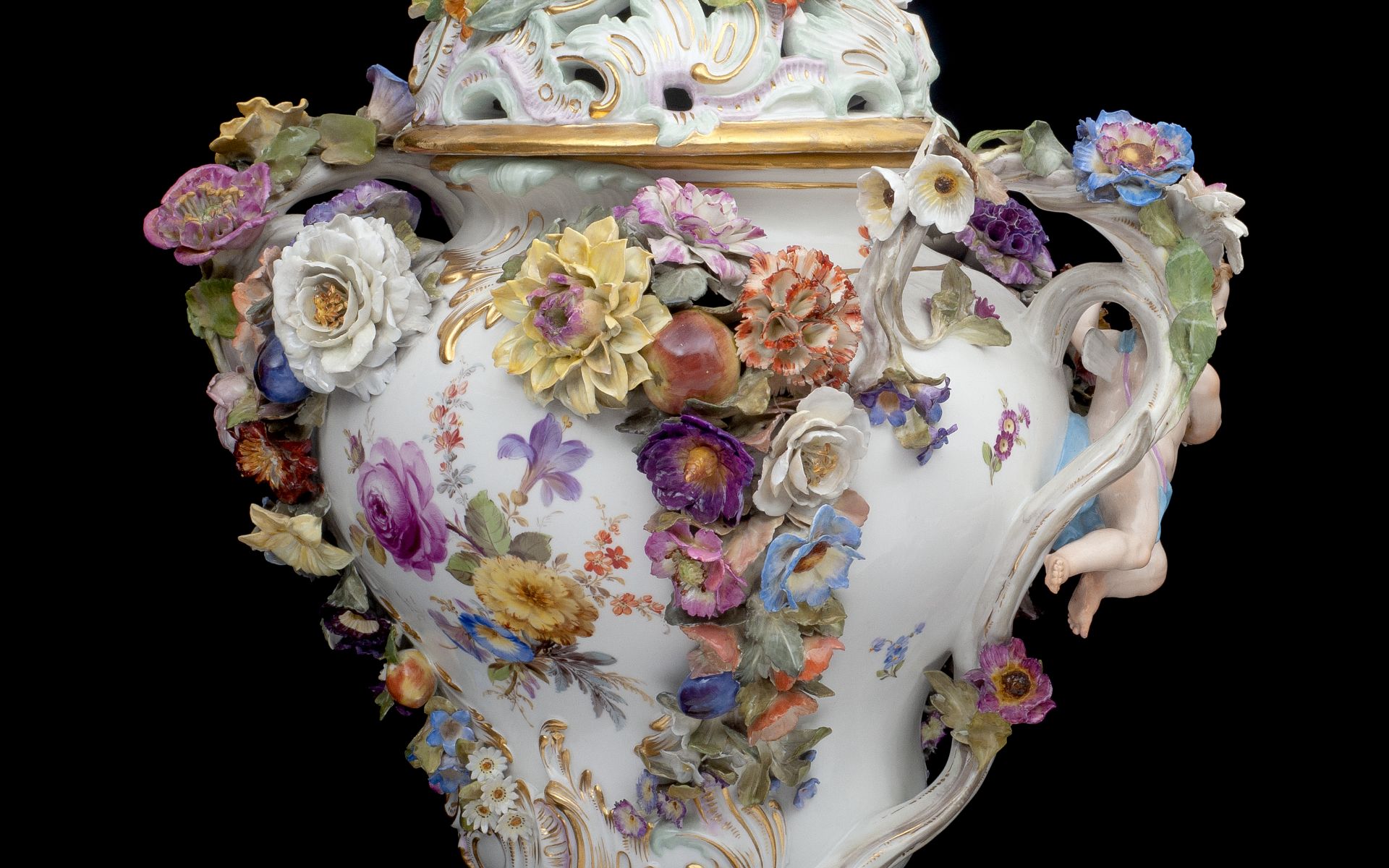 A FINE MONUMENTAL FLOWER ENCRUSTED MEISSEN VASE AND COVER, LATE 19TH / EARLY 20TH CENTURY - Bild 10 aus 10