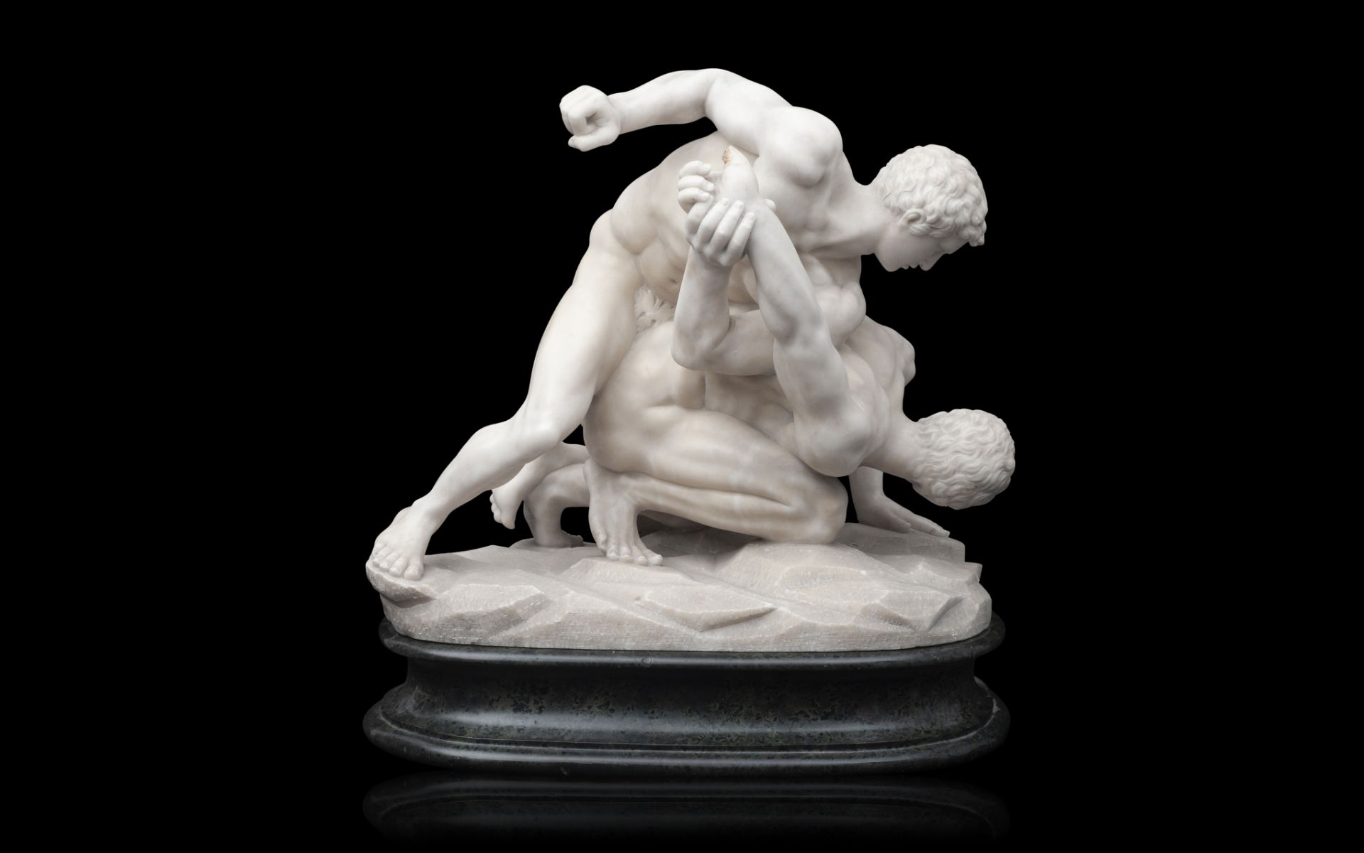 A LARGE LATE 19TH CENTURY ITALIAN ALABASTER GROUP OF THE WRESTLERS - Bild 3 aus 4