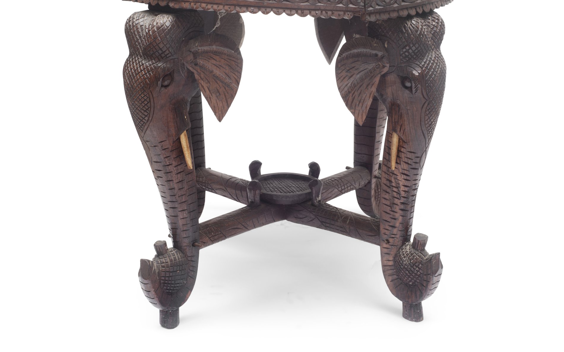 AN EARLY 20TH CENTURY INDIAN CARVED WOOD TABLE OF ELEPHANT THEME - Image 3 of 4