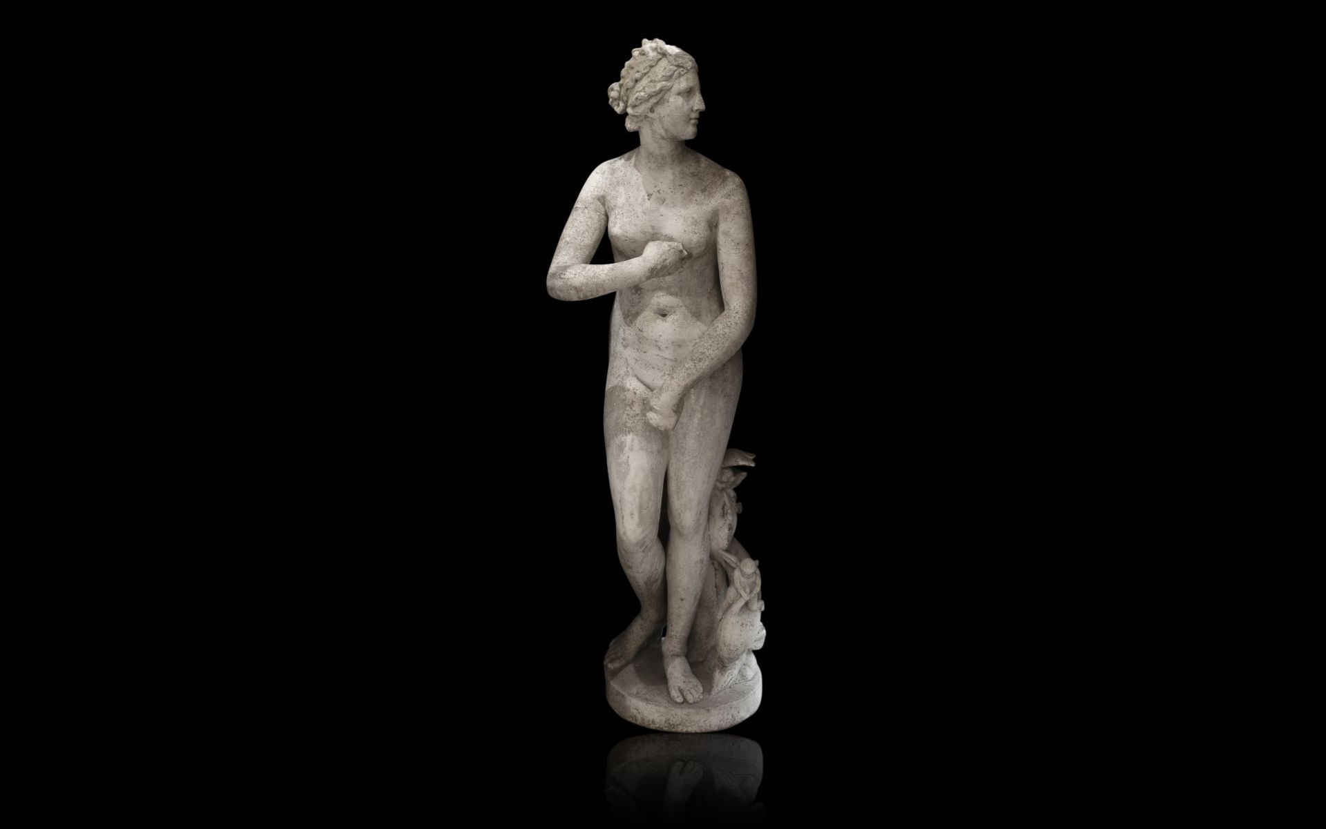 A LIFE-SIZE 19TH CENTURY MARBLE FIGURE OF THE MEDICI VENUS